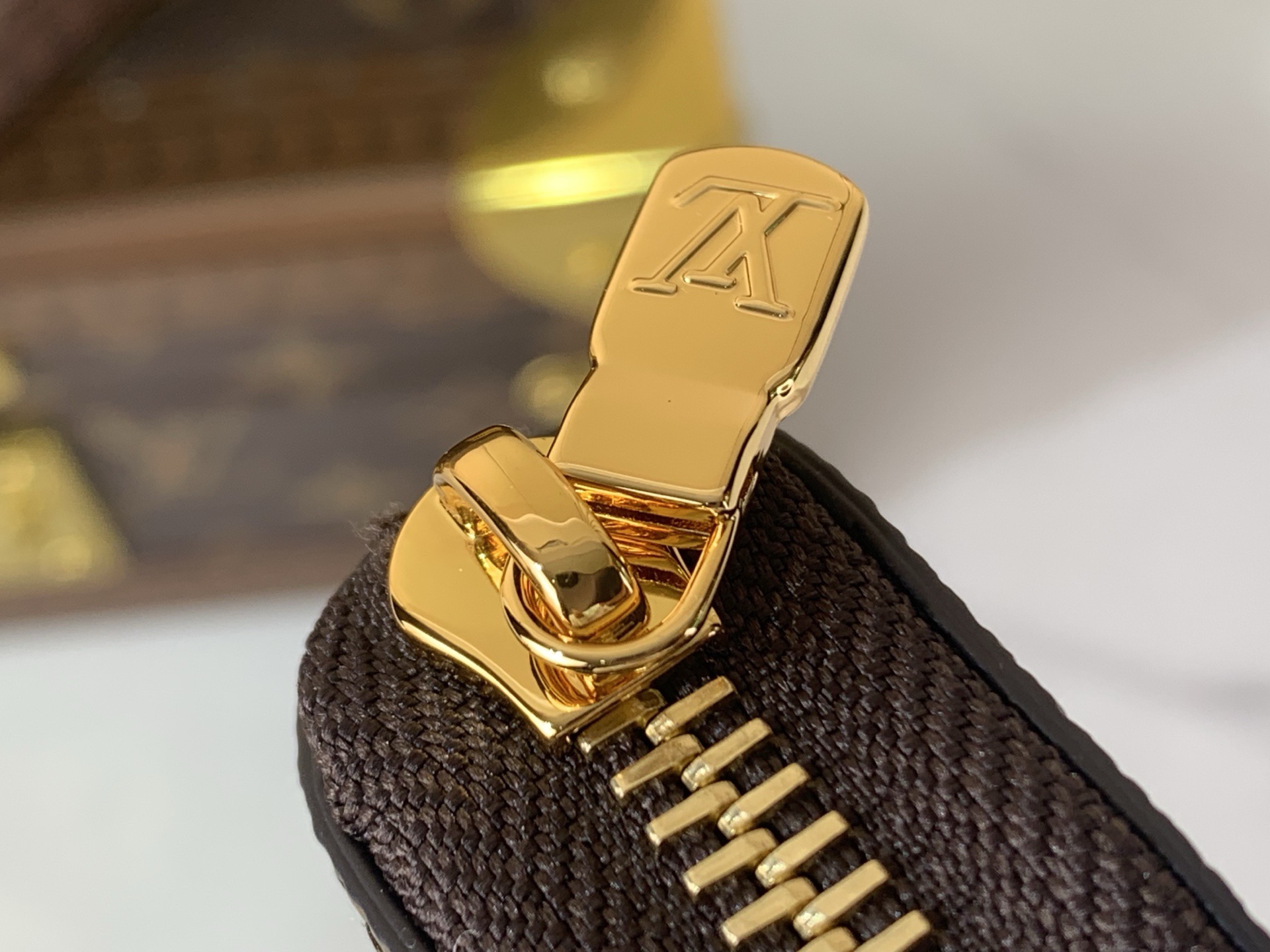 LV Style Beige Leather Bag style reference detail image 5 from source 760025