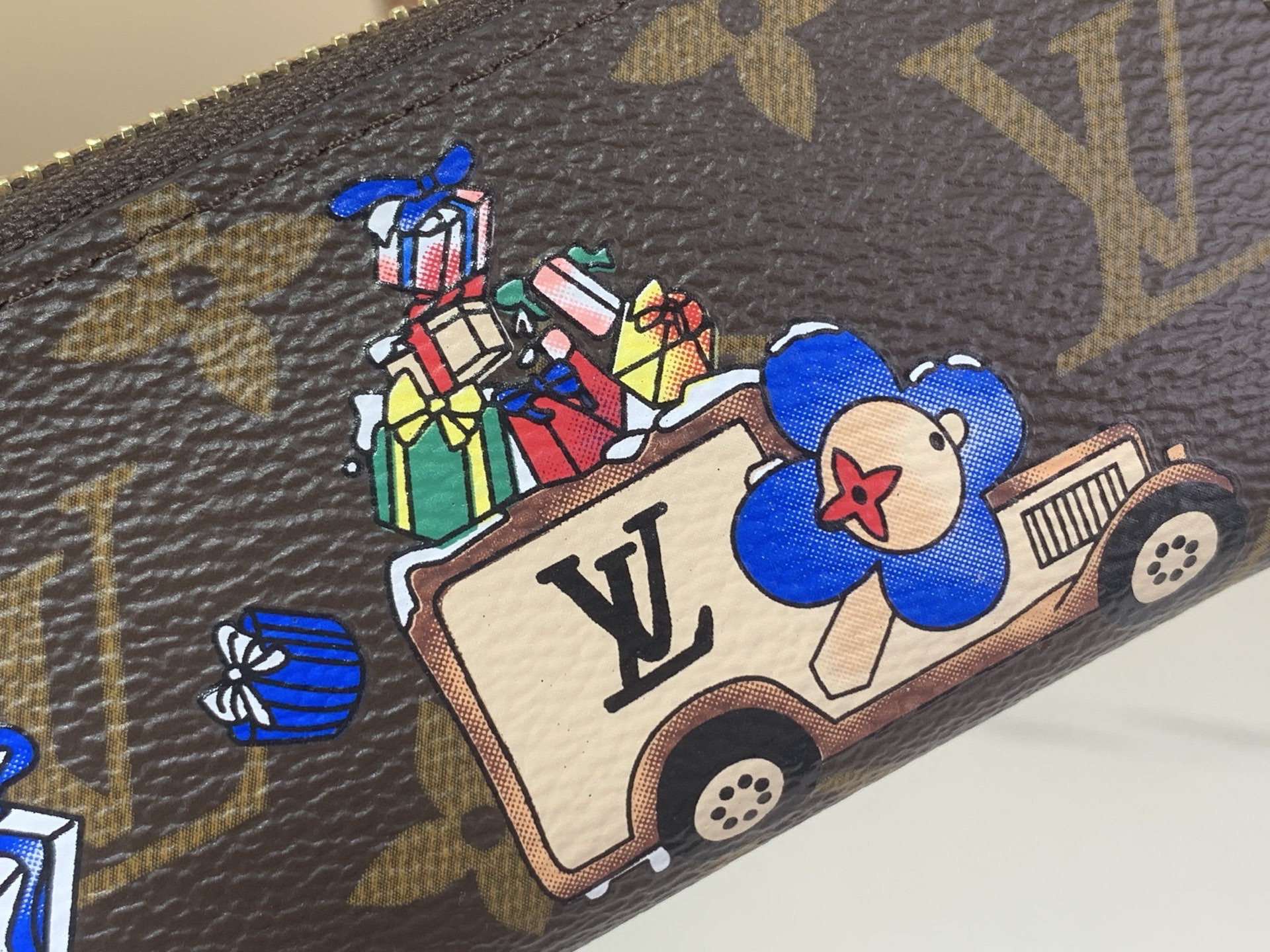 LV Style Beige Leather Bag style reference detail image 7 from source 760025