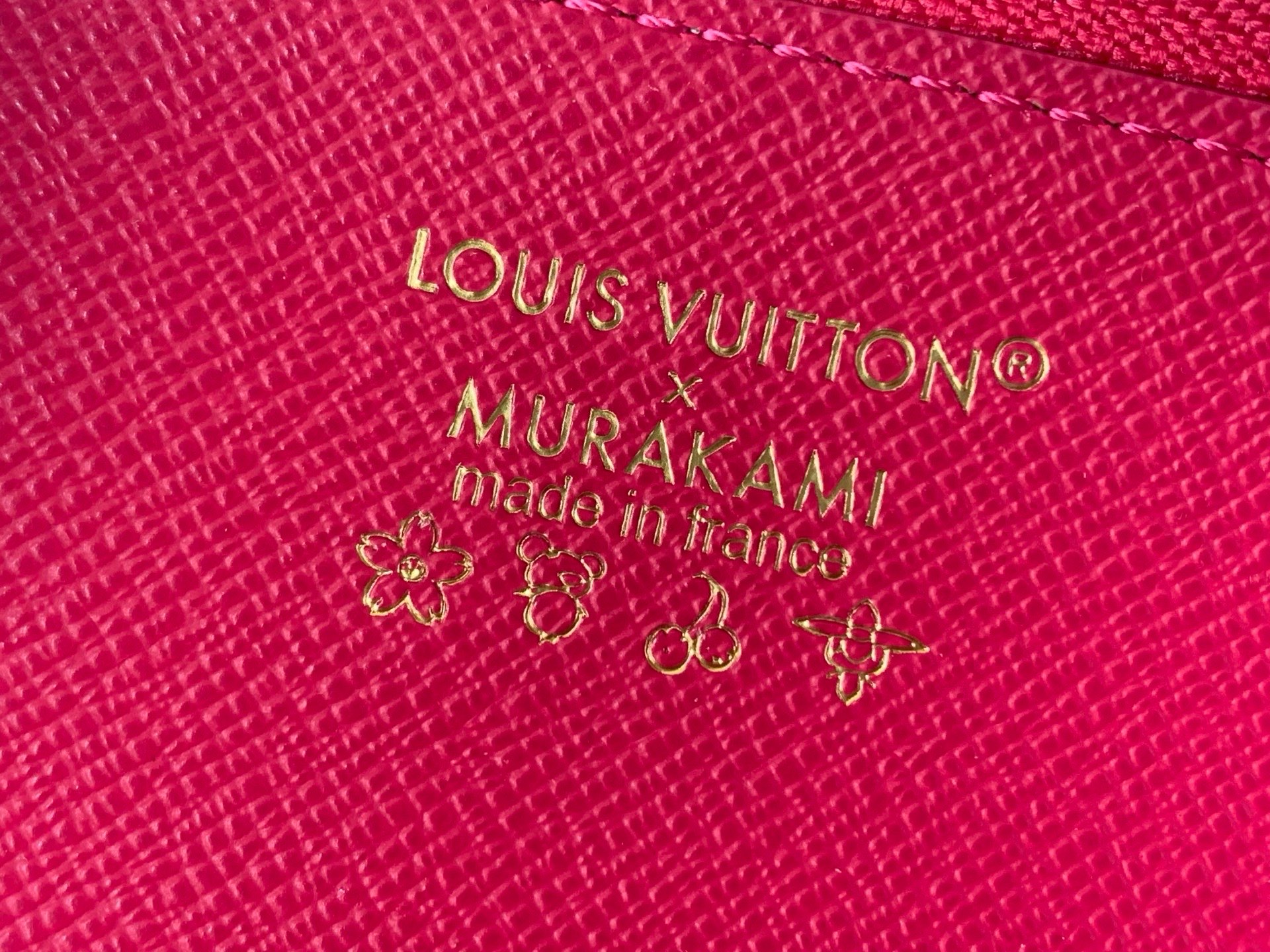 LV Style White Bag style reference detail image 9 from source 760024