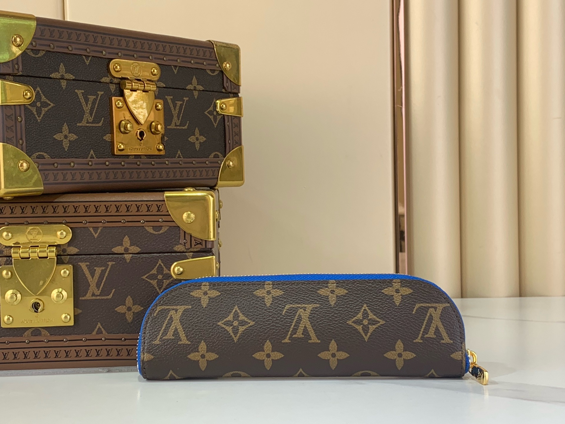 LV Style Beige Leather Bag style reference detail image 4 from source 760023