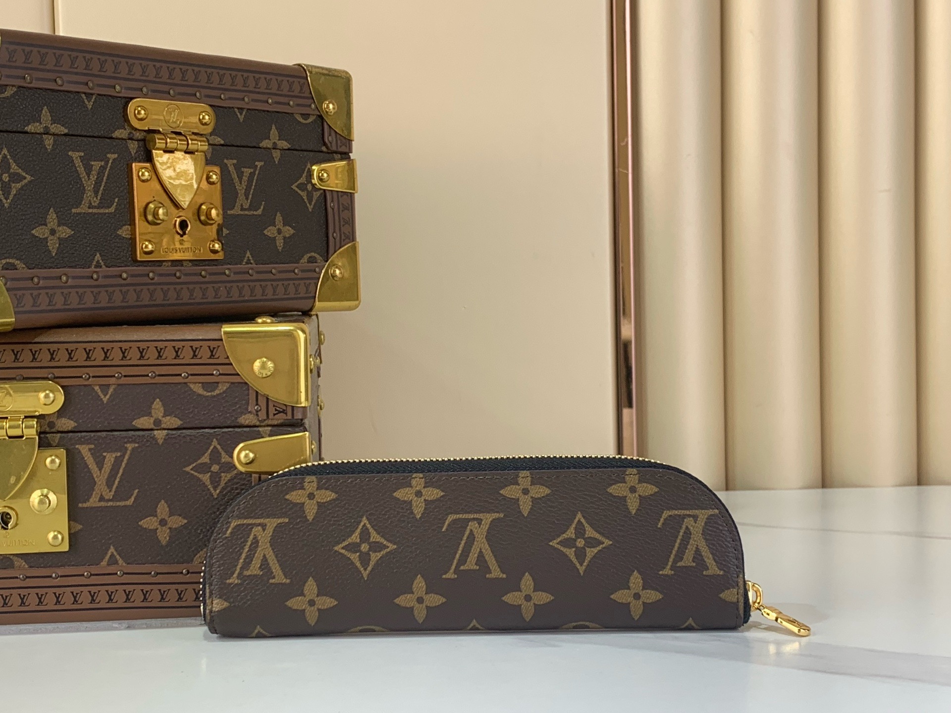 LV Style Black Leather Bag style reference detail image 6 from source 760022
