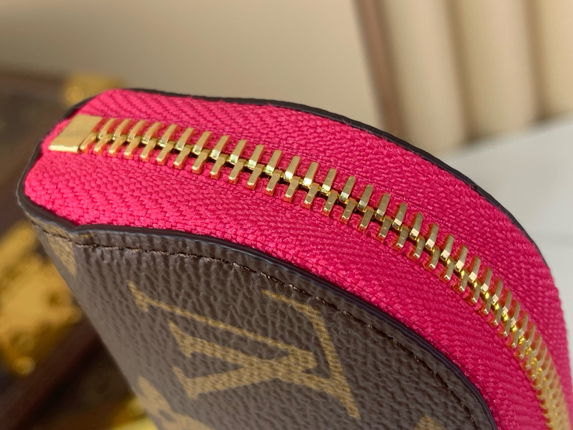 LV Style Beige Leather Bag style reference detail image 5 from source 760021