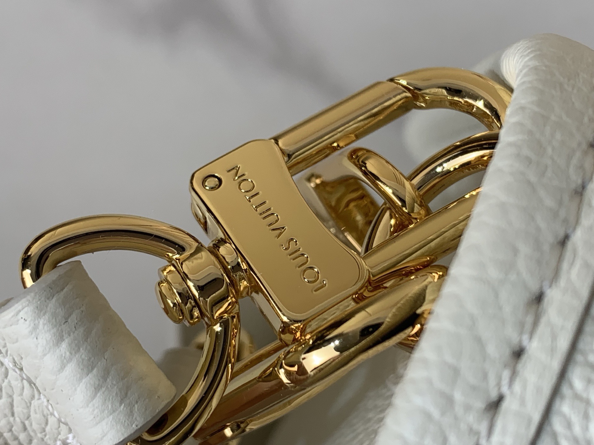 LV Style Beige Leather Top Handle Bag style reference detail image 6 from source 760043