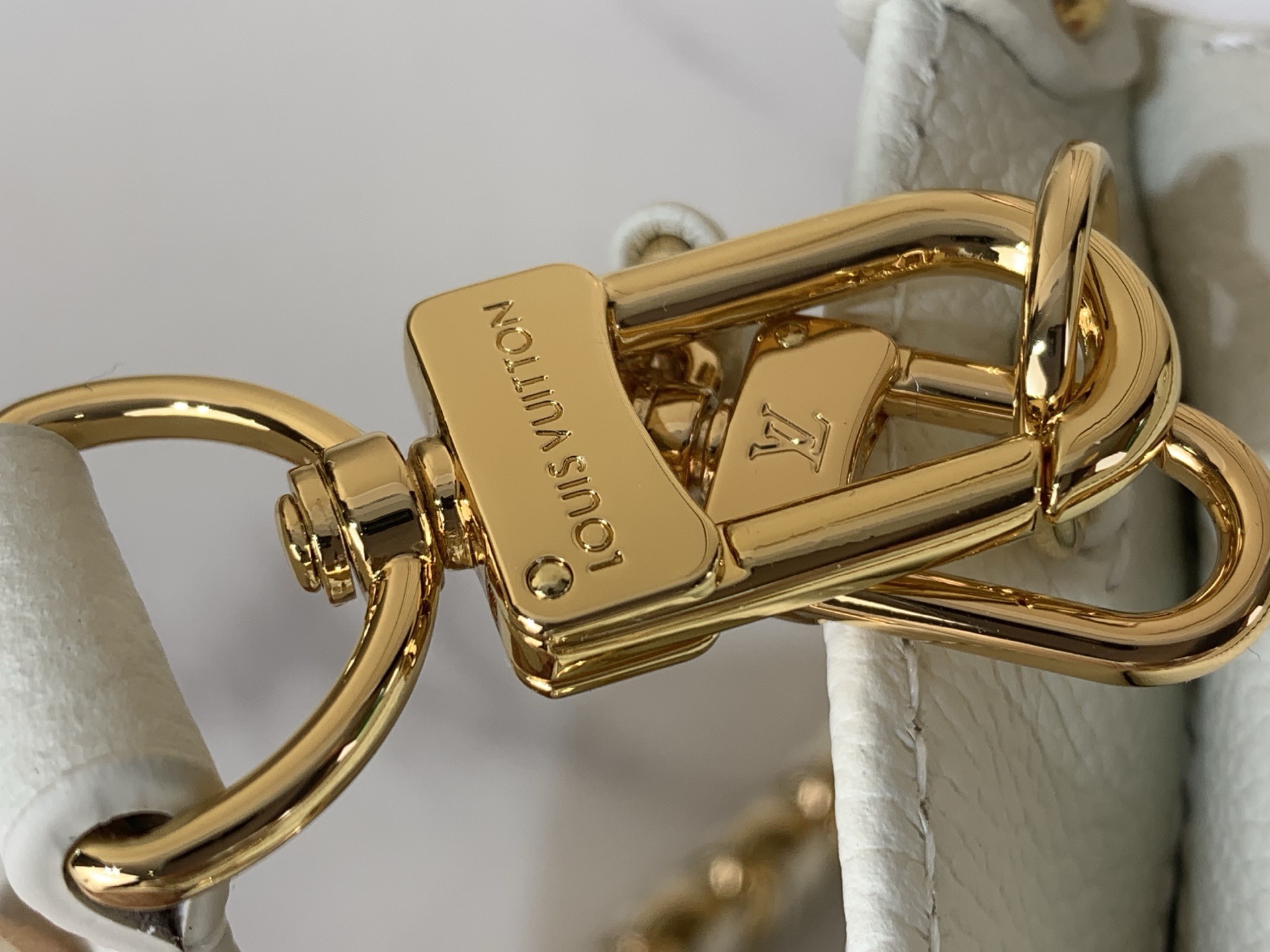 LV Style Beige Leather Top Handle Bag style reference detail image 5 from source 760042