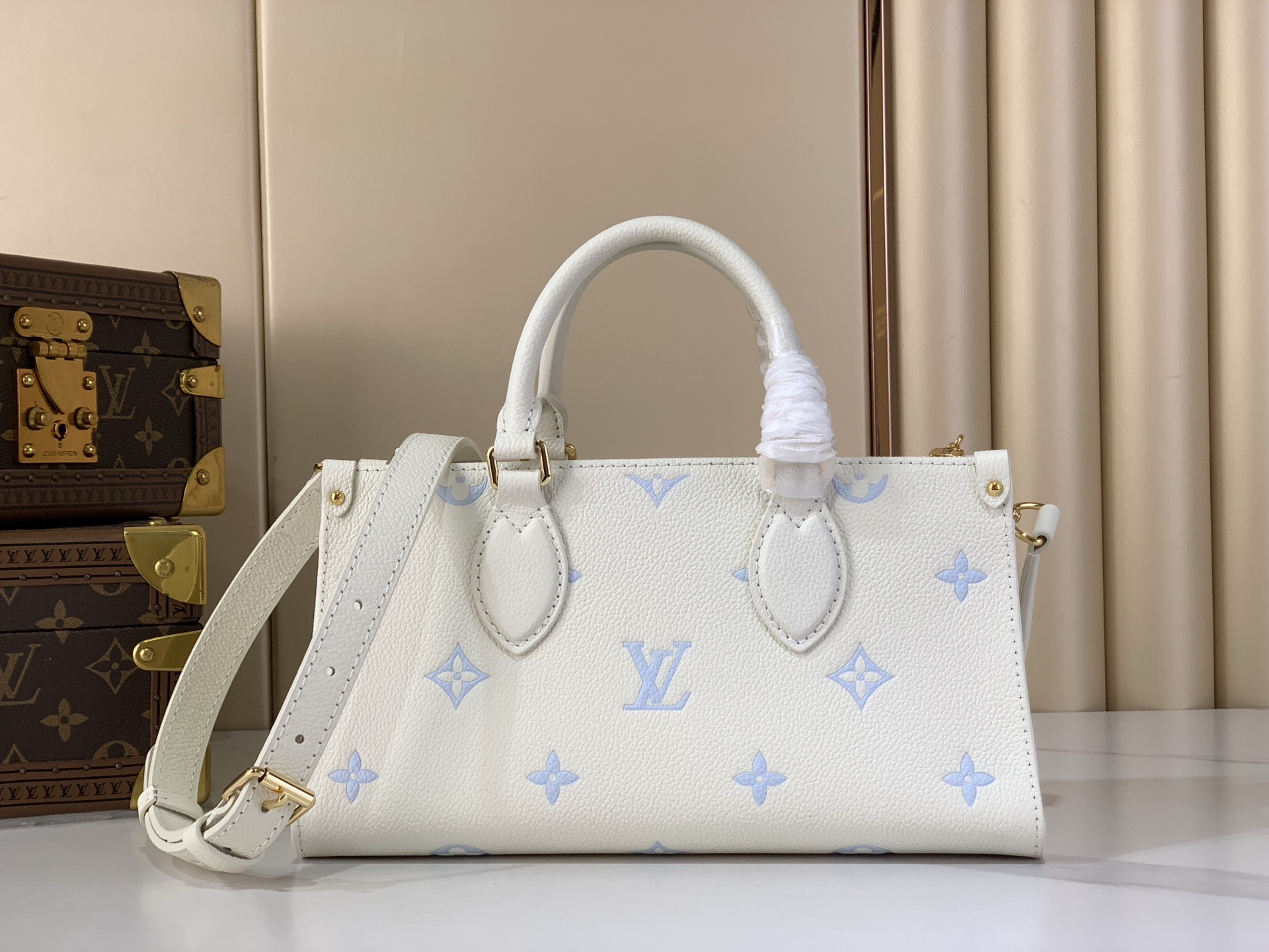 LV Style Beige Leather Top Handle Bag style reference detail image 3 from source 760042