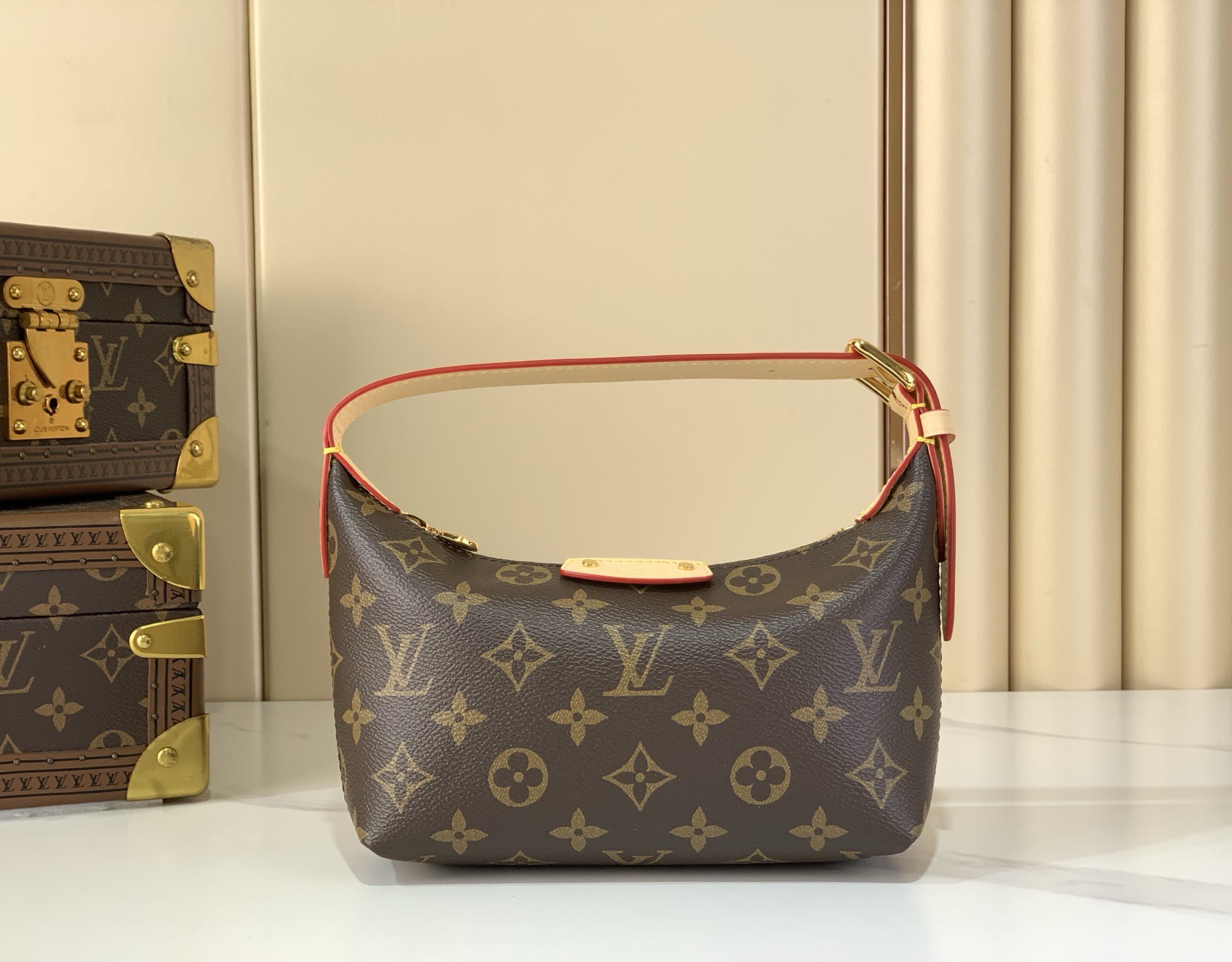 LV Style Beige Leather Clutch Bags detail image 1 from source 760049