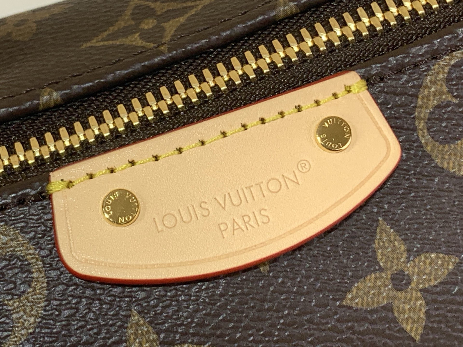 LV Style Beige Leather Clutch Bags detail image 5 from source 760049
