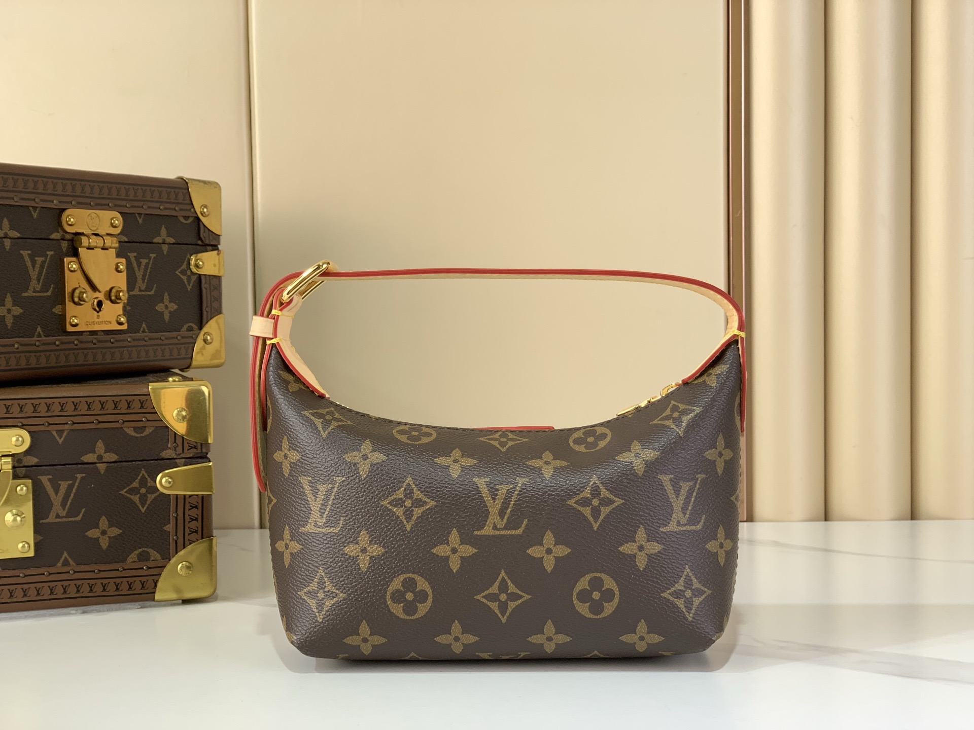 LV Style Beige Leather Clutch Bags detail image 3 from source 760049