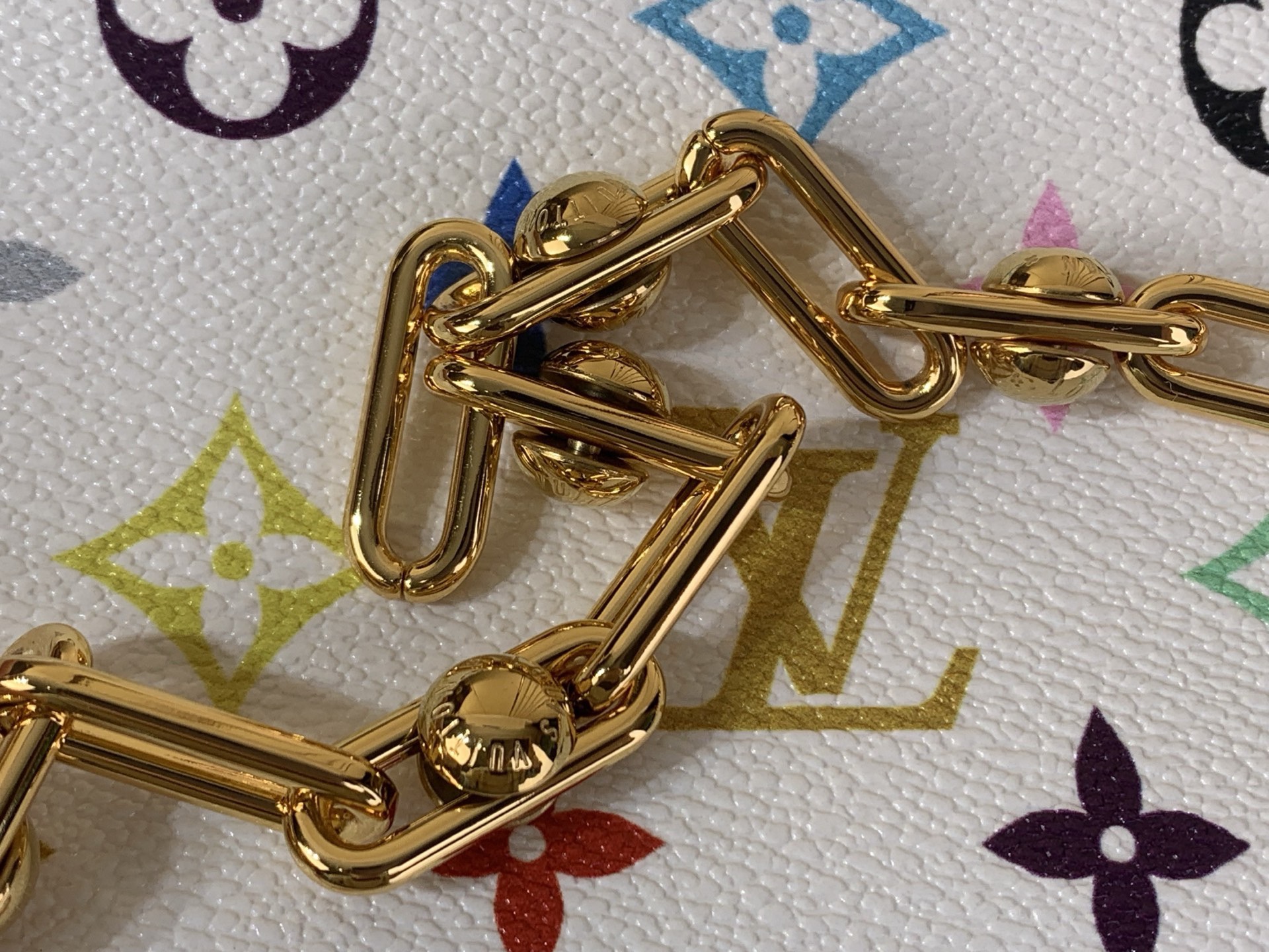 LV Style White Canvas Top Handle Bag style reference detail image 6 from source 770263