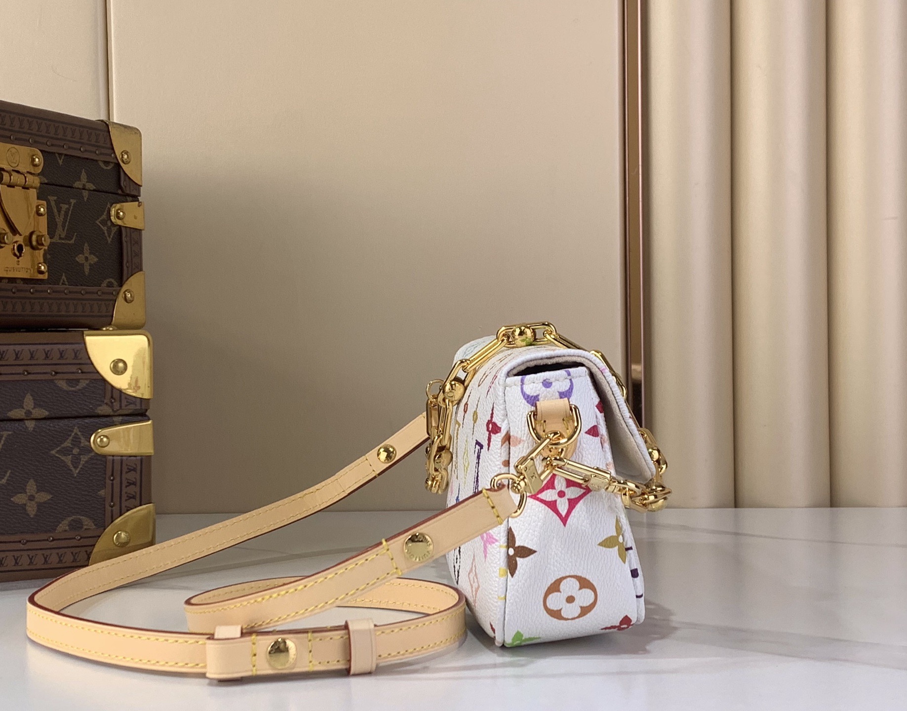 LV Style White Canvas Top Handle Bag style reference detail image 2 from source 770263