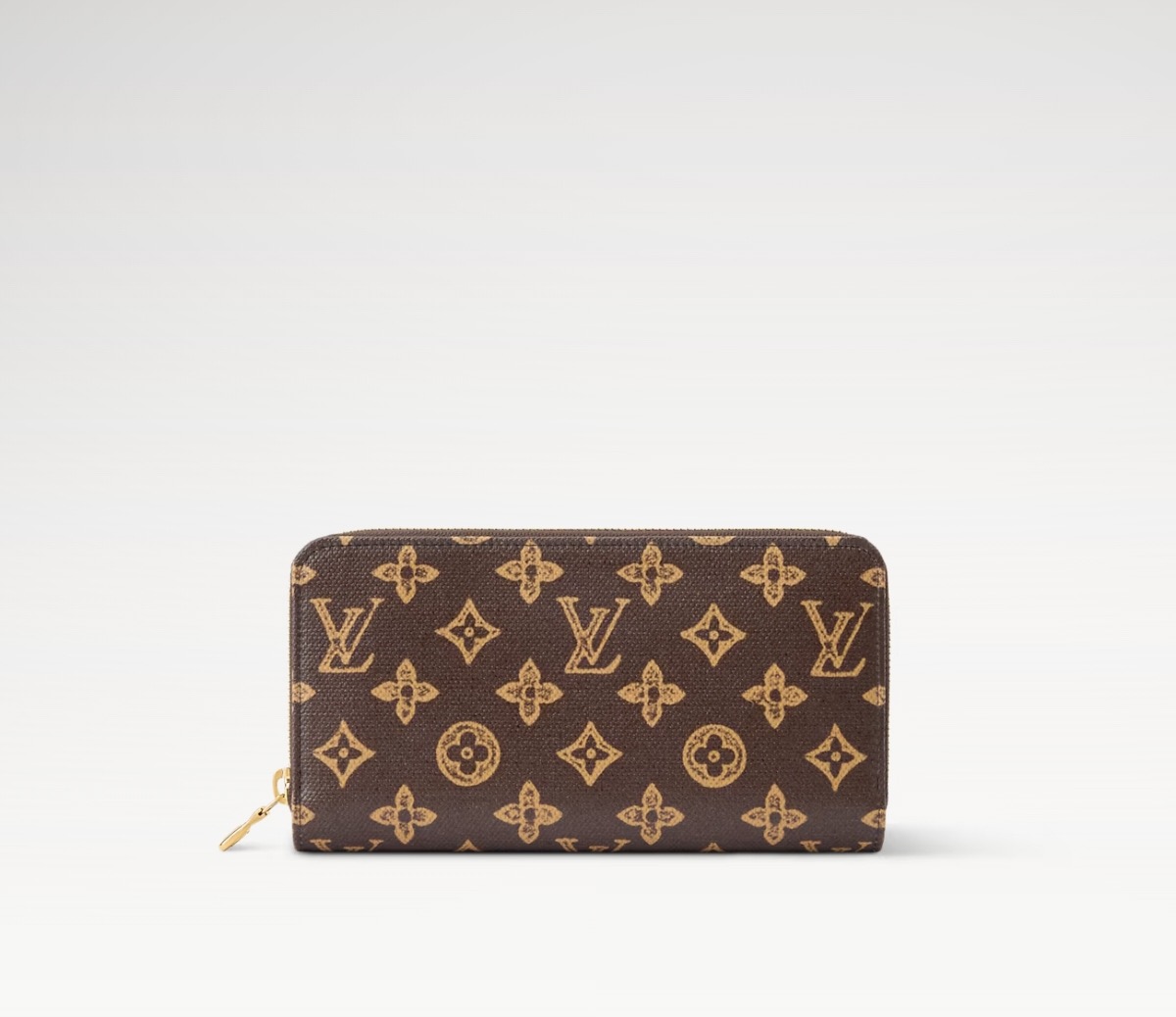 NO:718007,Top original item [Zippy Wallet] M27683 brown (color pvc) This iconic 'Zippy Wallet' ld special edition is redesigned to commemorate the founding anniversary of the Louis Vuitton brand. It is made of Louis Vuitton check original canvas, with cowhide trim and lining on the surface. Its practical design has a variety of storage functions, including three large pockets and 12 card slots. Dimensions 19.5x 10.5x  2.5 cm2435,,louis vuitton,cowhide19860909顶级原单【Zippy Wallet 拉链钱夹】M27683 棕色（彩色 pvc） 这款标志性的“Zippy Wallet”ld特别版是为了纪念路易威登品牌创立 周年而重新设计的.它采用路易威登格纹原生帆布制成,表面饰有牛皮边饰和衬里.其实用的设计具备多种收纳功能,包括三个大口袋和 12 个卡槽. 尺寸 19.5x 10.5x 2.5 厘米2435,,louis vuitton,cowhide,Bag