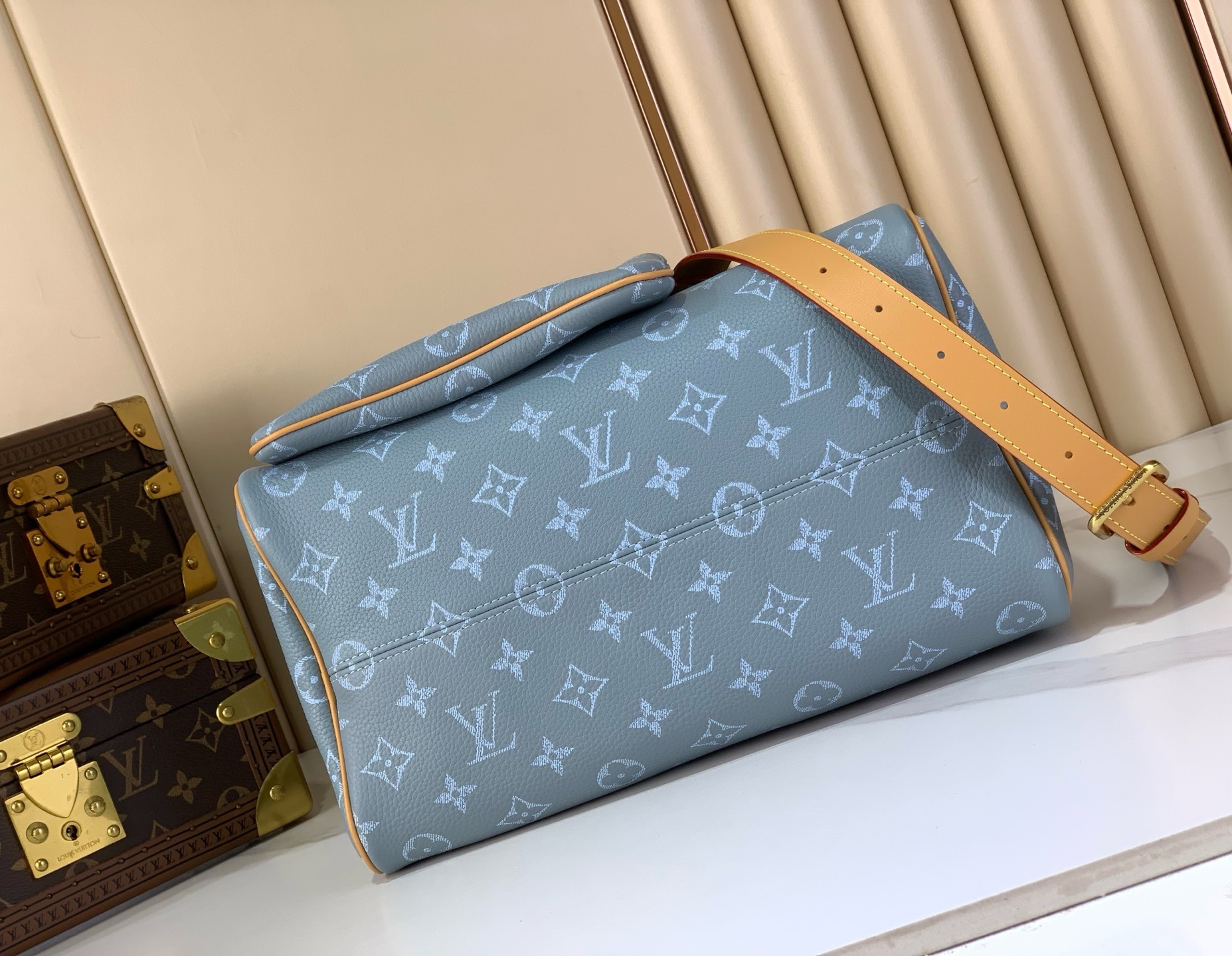 LV Style Beige Leather Shoulder Bag Bags Shoulder Bag detail image 4 from source 765172
