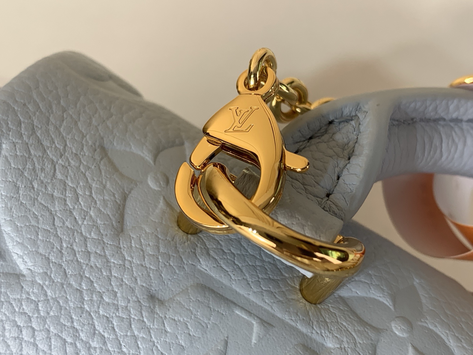 LV Style Beige Leather Top Handle Bag style reference detail image 7 from source 765174