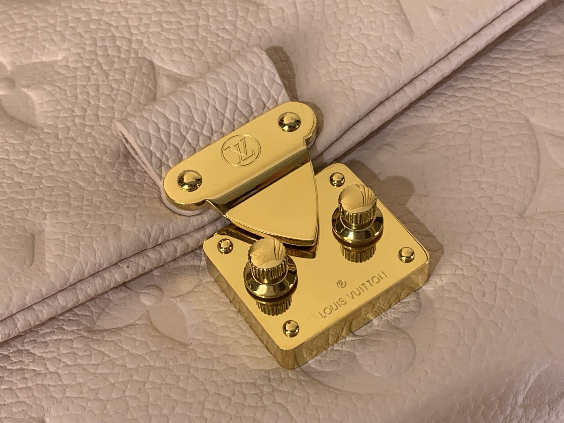 LV Style Beige Leather Top Handle Bag style reference detail image 5 from source 765173