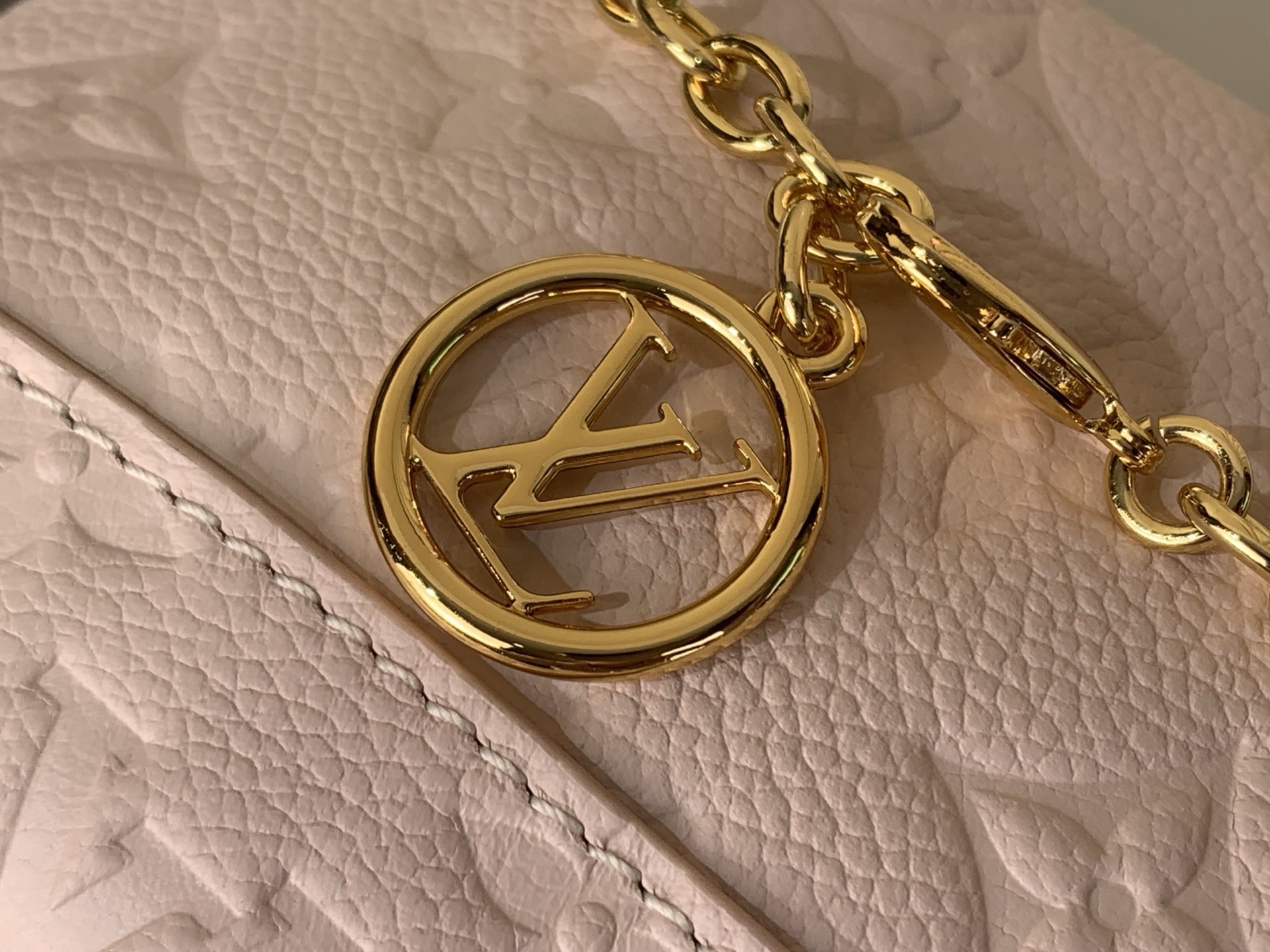 LV Style Beige Leather Top Handle Bag style reference detail image 6 from source 765173