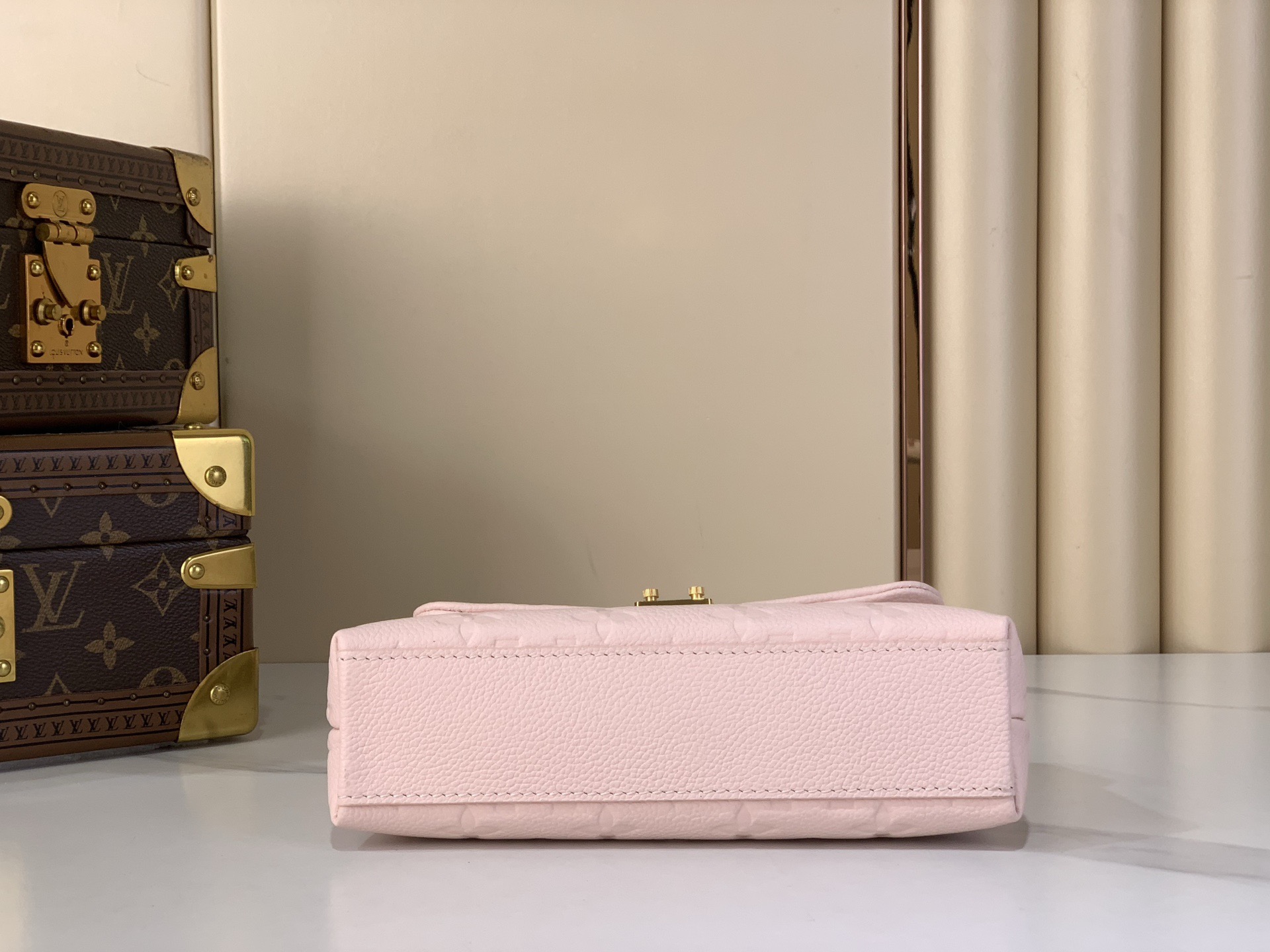 LV Style Beige Leather Top Handle Bag style reference detail image 4 from source 765173