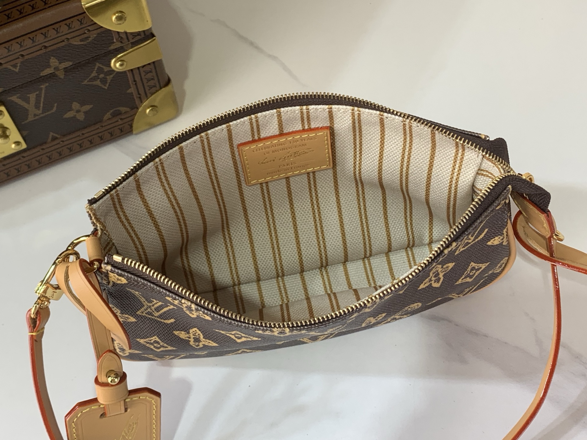 LV Style Brown Canvas Clutch Bags Clutch detail image 9 from source 770224