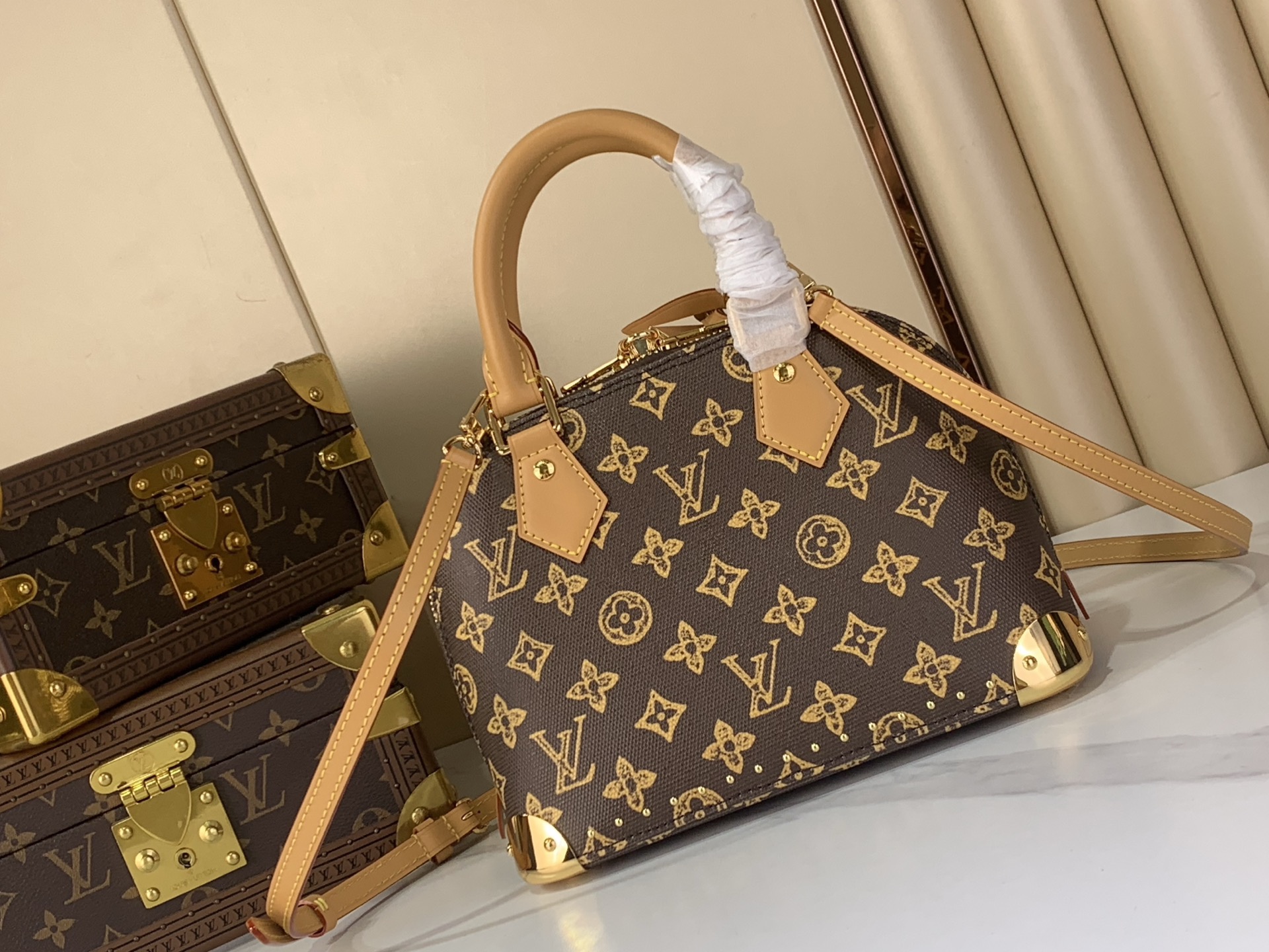 LV Style Beige Top Handle Bag style reference detail image 3 from source 770218
