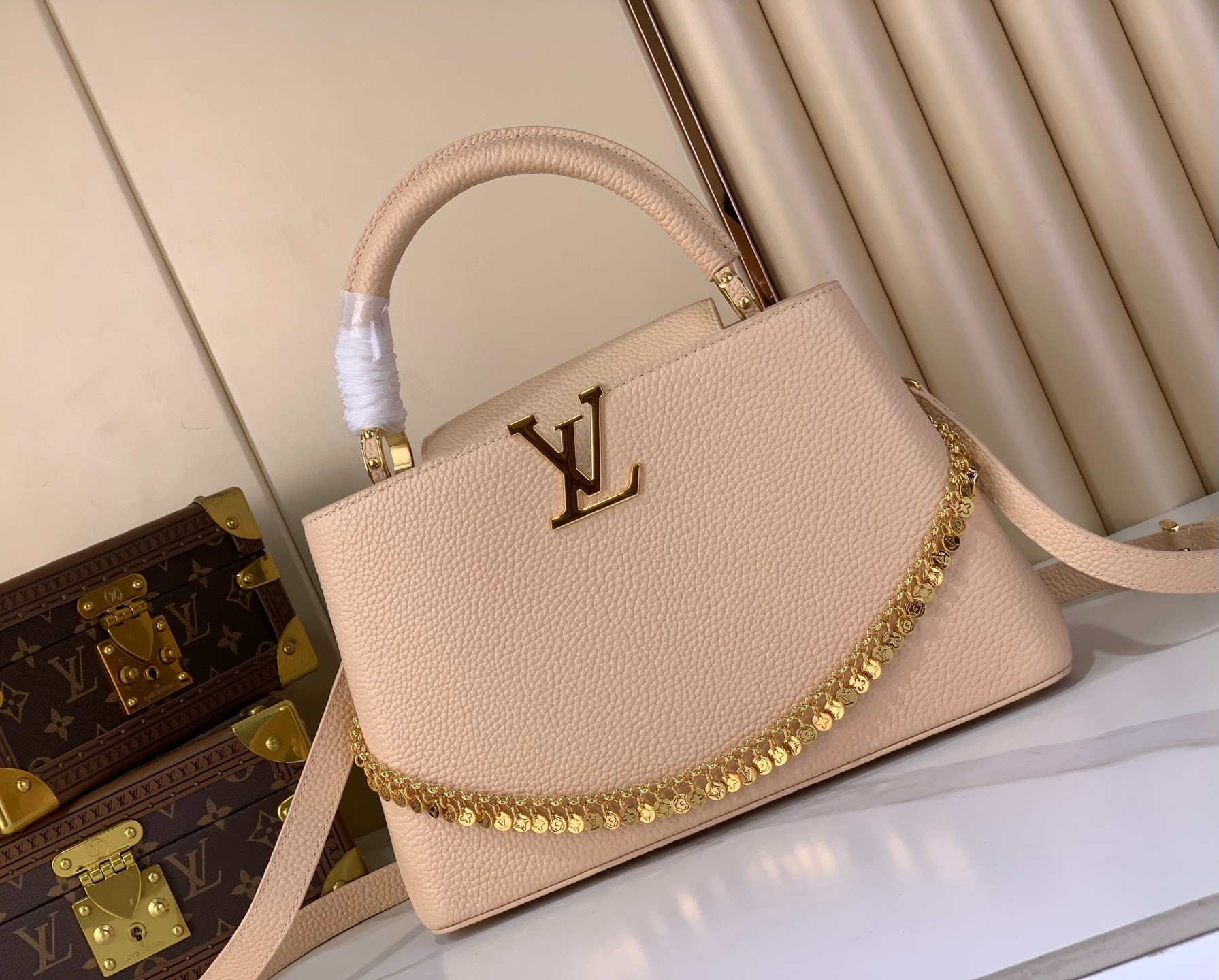 LV Style Black Leather Top Handle Bag style reference detail image 1 from source 770228