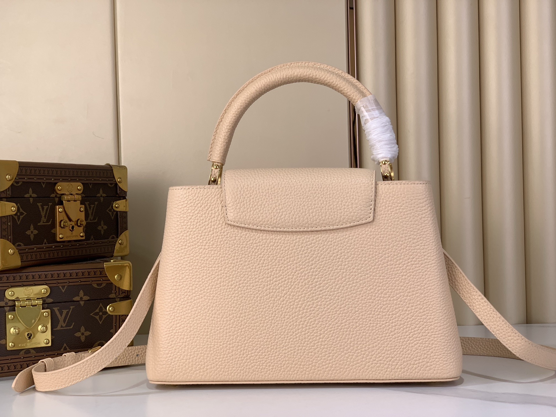 LV Style Black Leather Top Handle Bag style reference detail image 3 from source 770228
