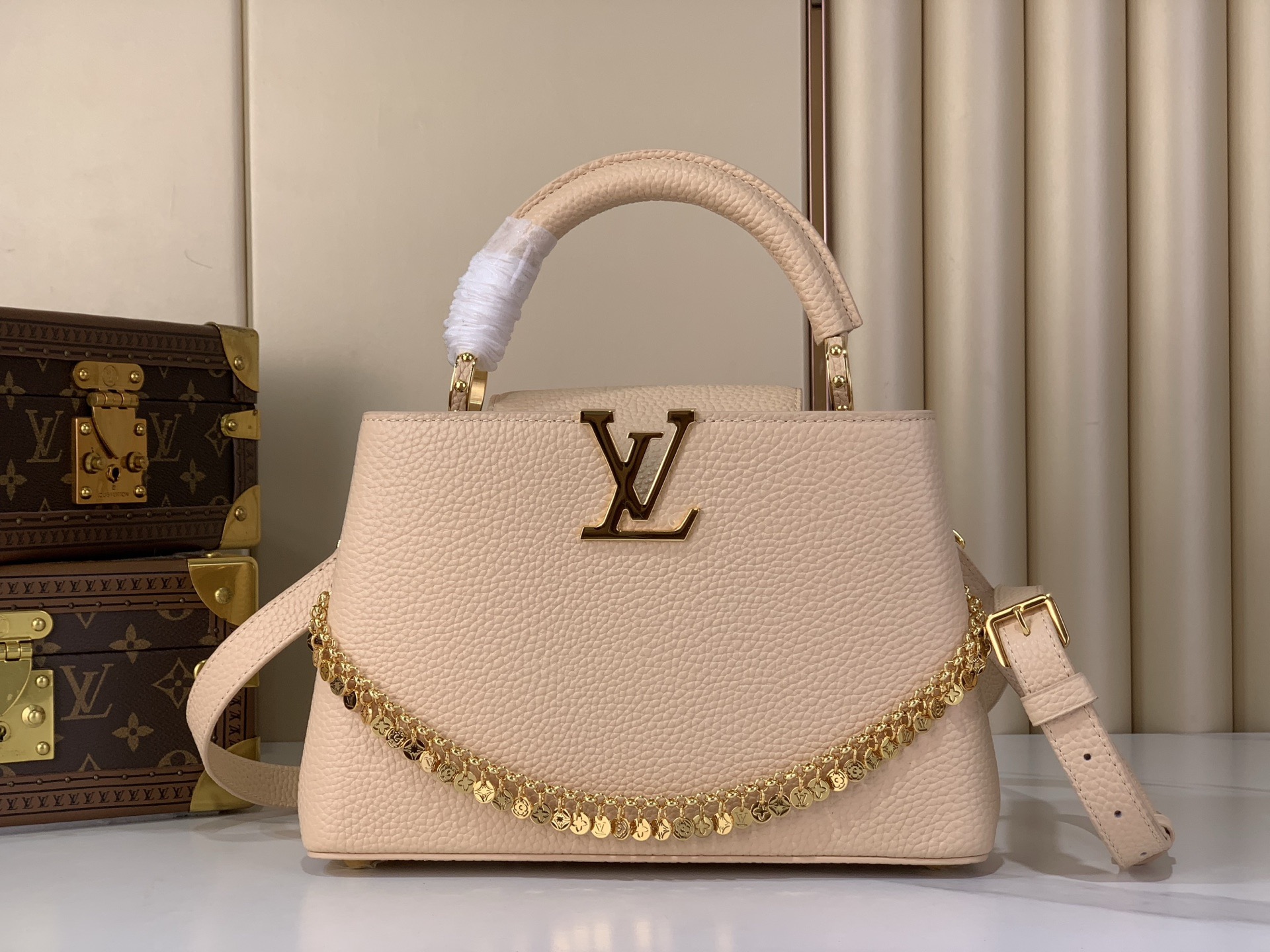 LV Style Black Leather Top Handle Bag style reference detail image 1 from source 770229