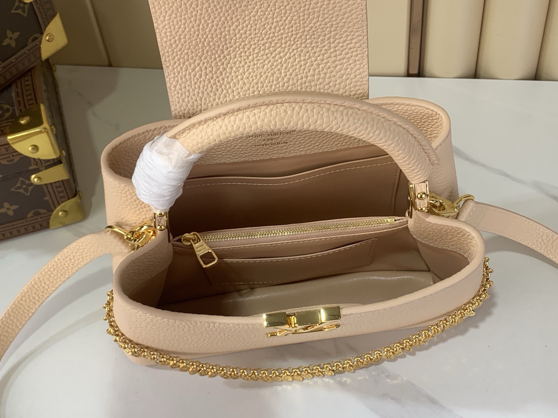 LV Style Black Leather Top Handle Bag style reference detail image 9 from source 770229