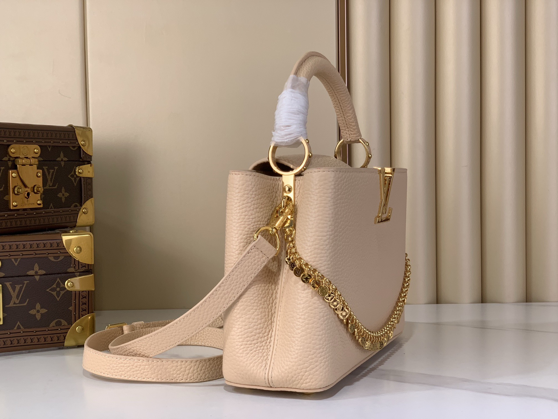 LV Style Black Leather Top Handle Bag style reference detail image 2 from source 770229