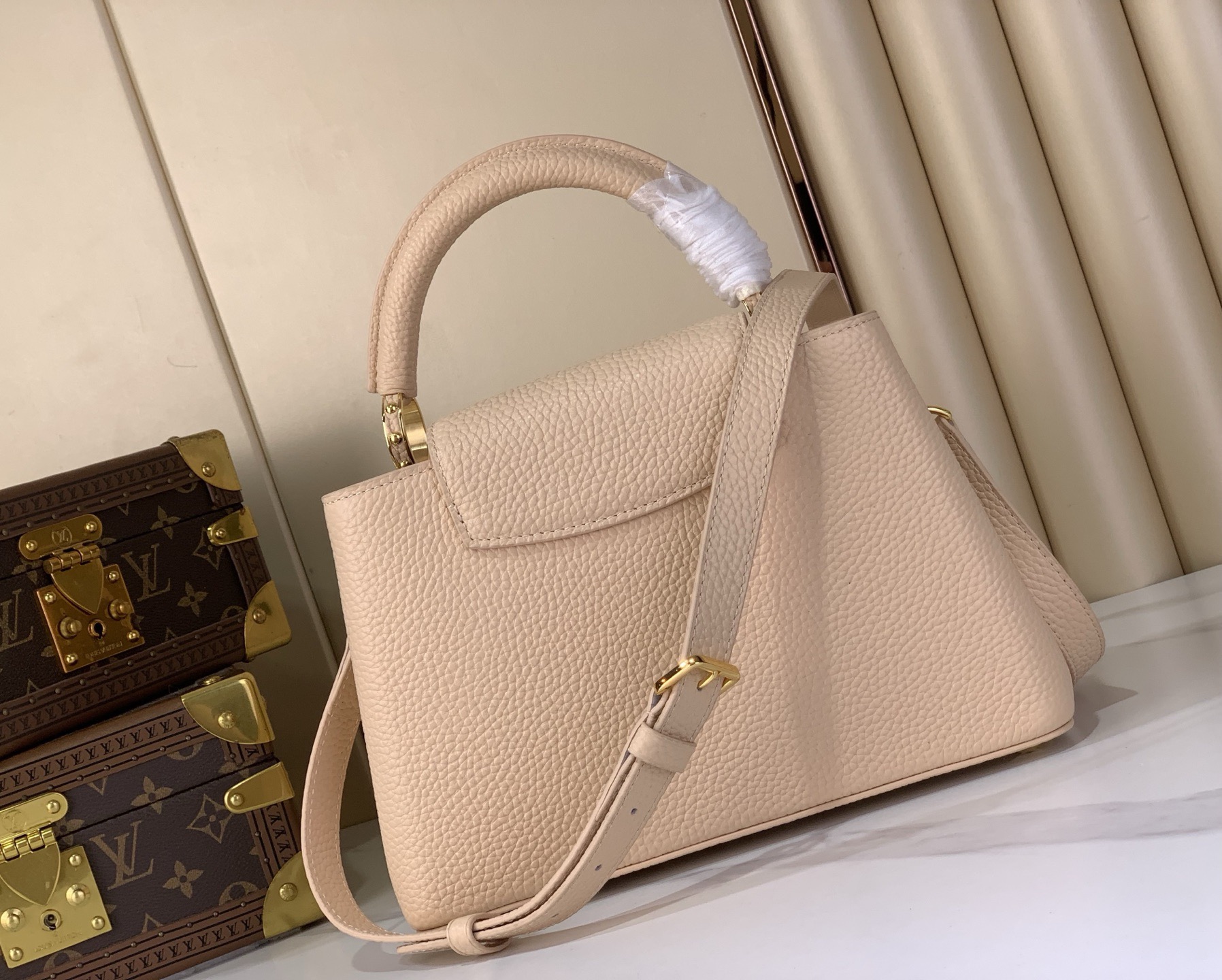 LV Style Black Leather Top Handle Bag style reference detail image 3 from source 770229