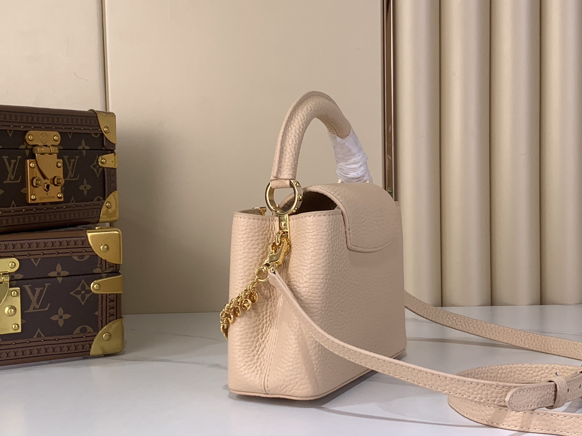 LV Style Black Leather Top Handle Bag style reference detail image 2 from source 770230