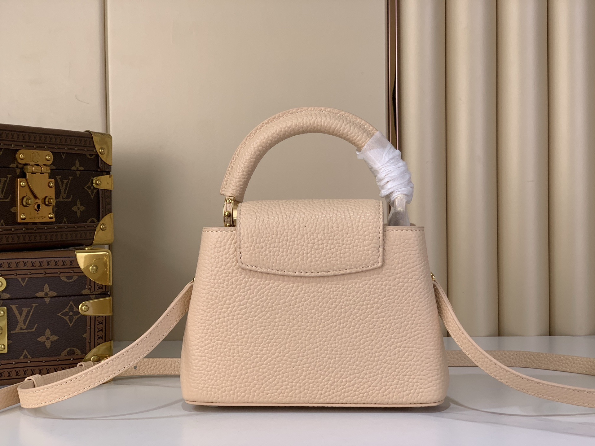 LV Style Black Leather Top Handle Bag style reference detail image 3 from source 770230