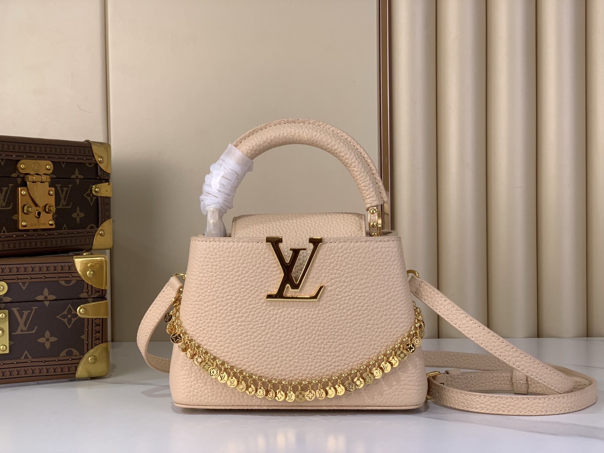 LV Style Black Leather Top Handle Bag style reference detail image 1 from source 770230