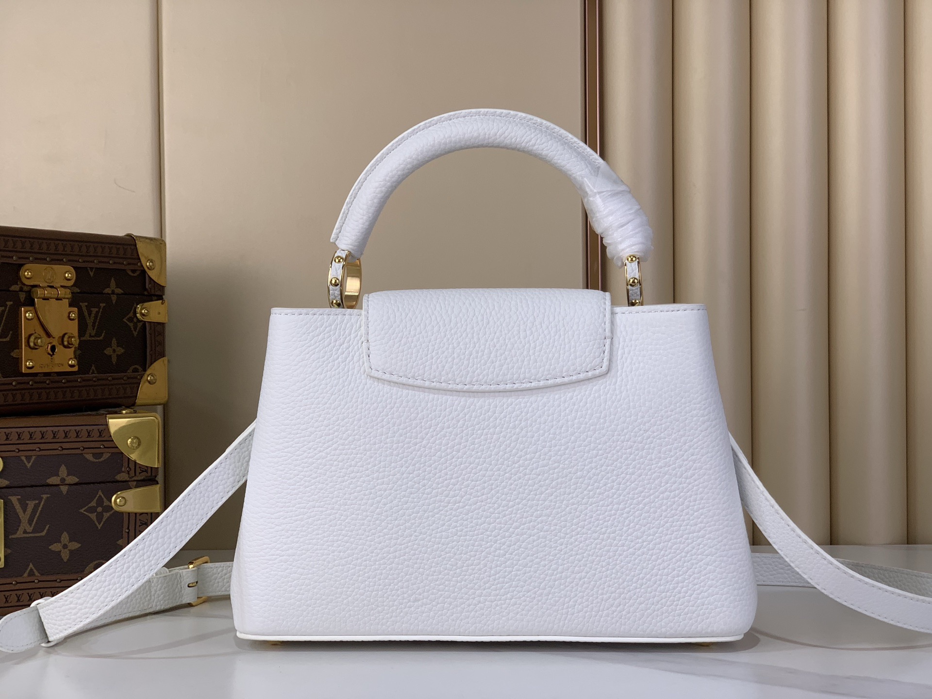 LV Style White Leather Top Handle Bag style reference detail image 3 from source 770233