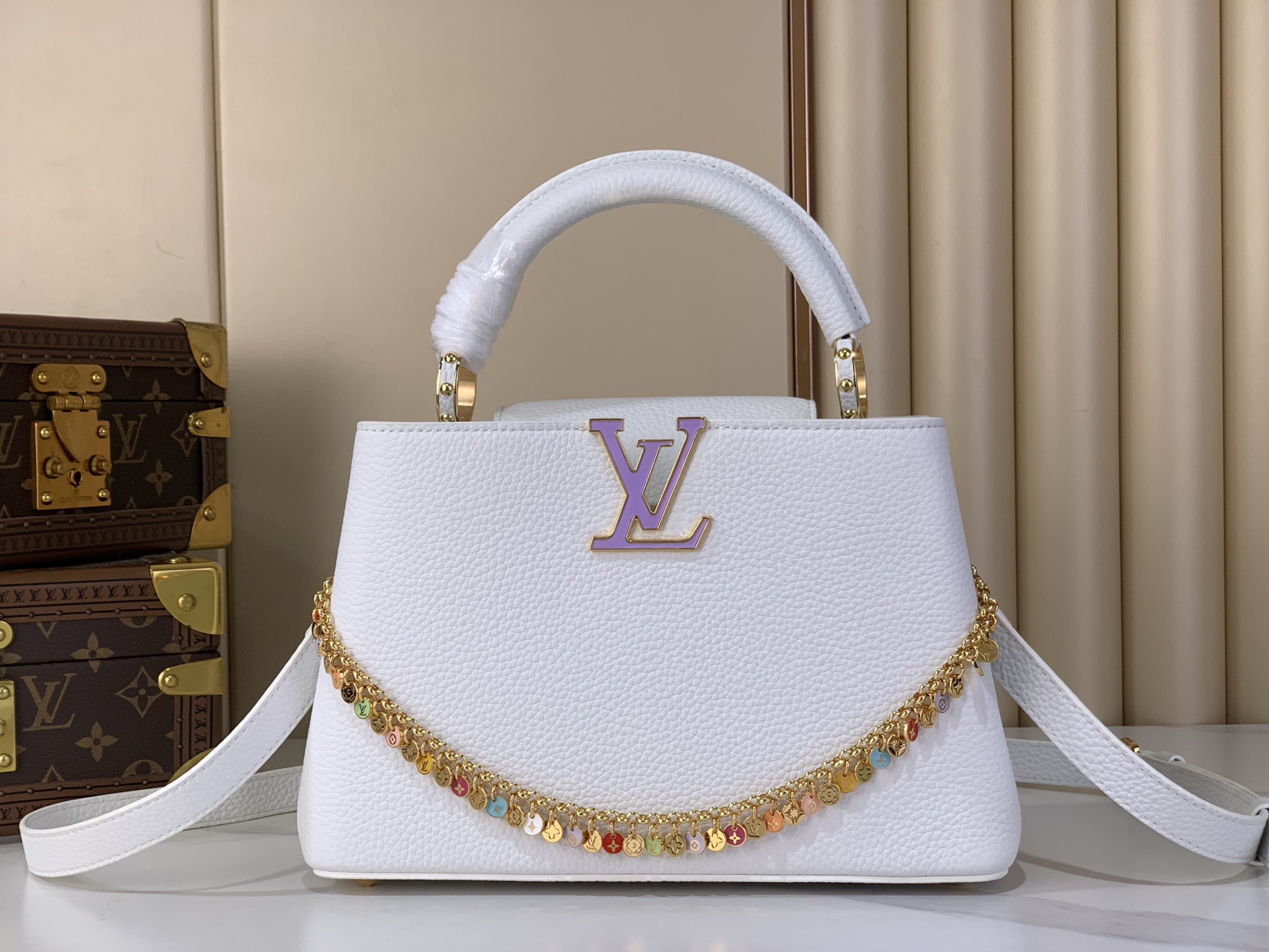 LV Style White Leather Top Handle Bag style reference detail image 1 from source 770233