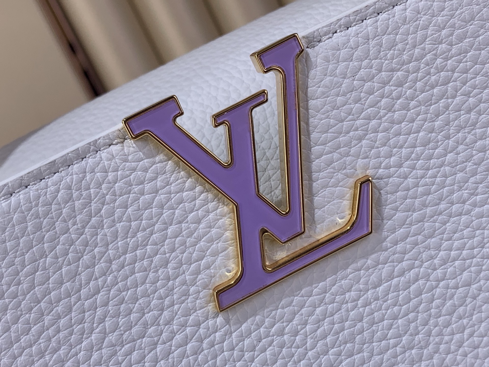 LV Style White Leather Top Handle Bag style reference detail image 4 from source 770233