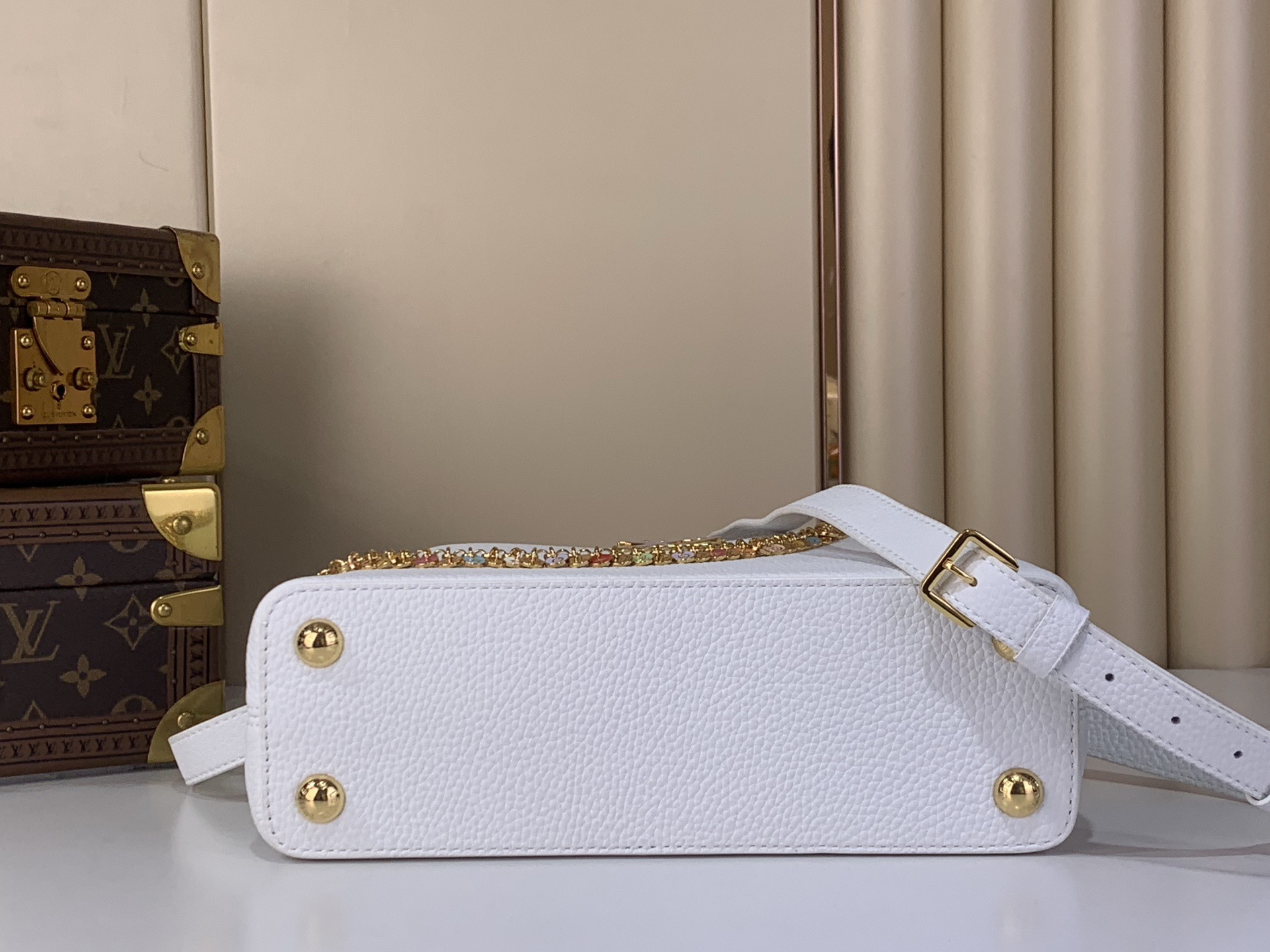 LV Style White Leather Top Handle Bag style reference detail image 9 from source 770233