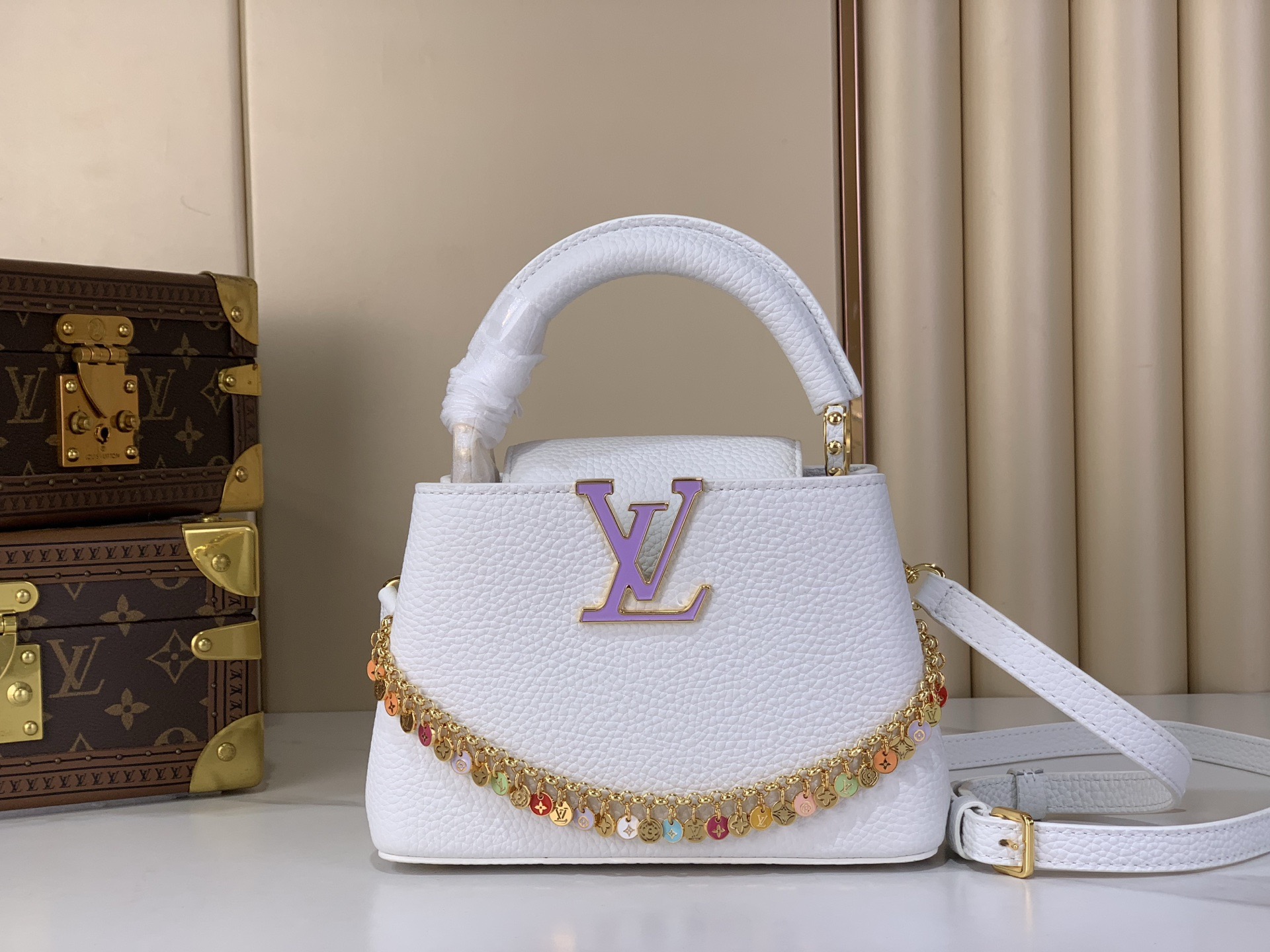 LV Style White Leather Top Handle Bag style reference detail image 1 from source 770234
