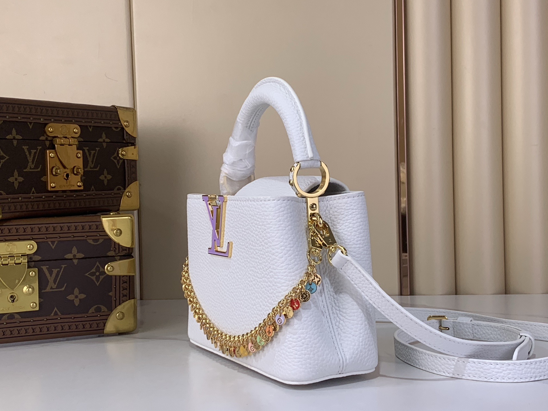 LV Style White Leather Top Handle Bag style reference detail image 2 from source 770234