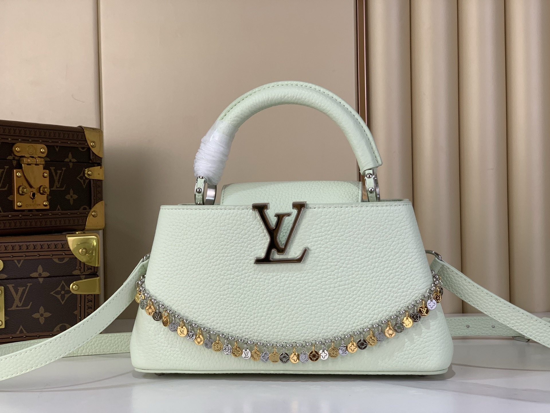 LV Style Beige Leather Top Handle Bag style reference detail image 1 from source 770235