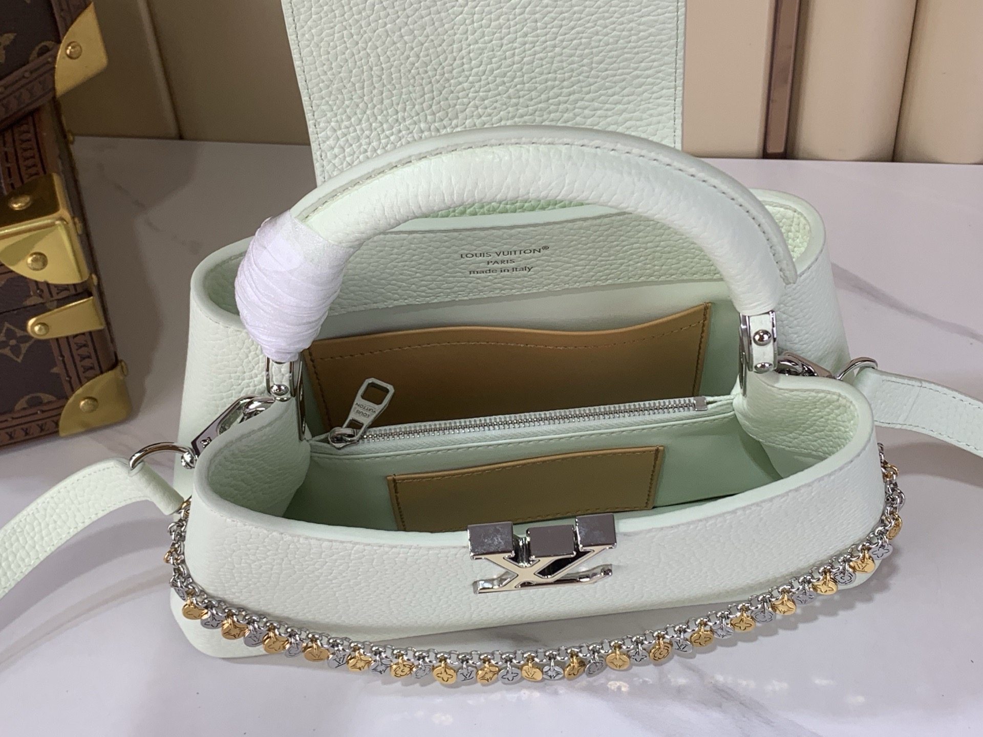 LV Style Beige Leather Top Handle Bag style reference detail image 8 from source 770235