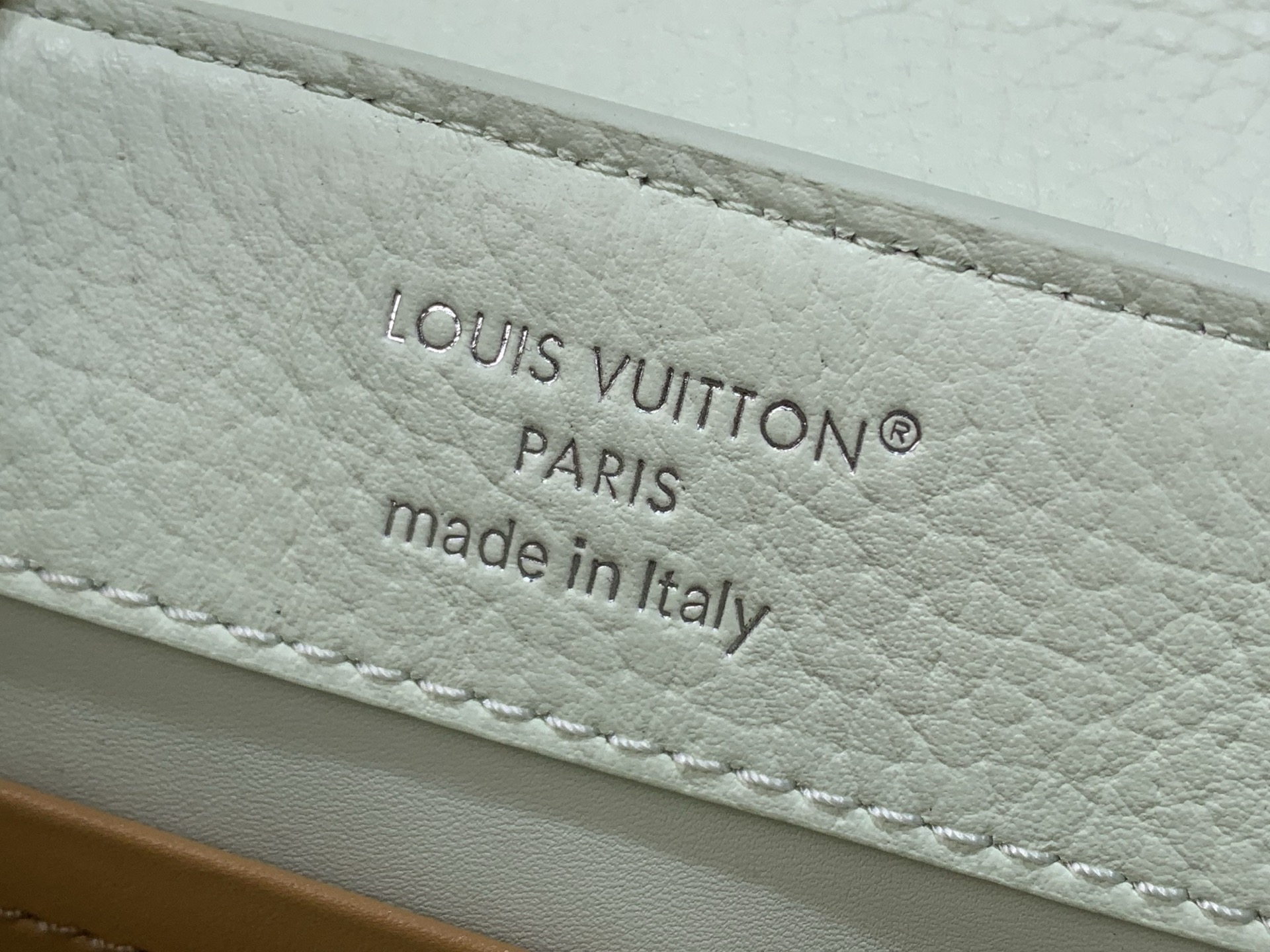 LV Style Beige Leather Top Handle Bag style reference detail image 7 from source 770236