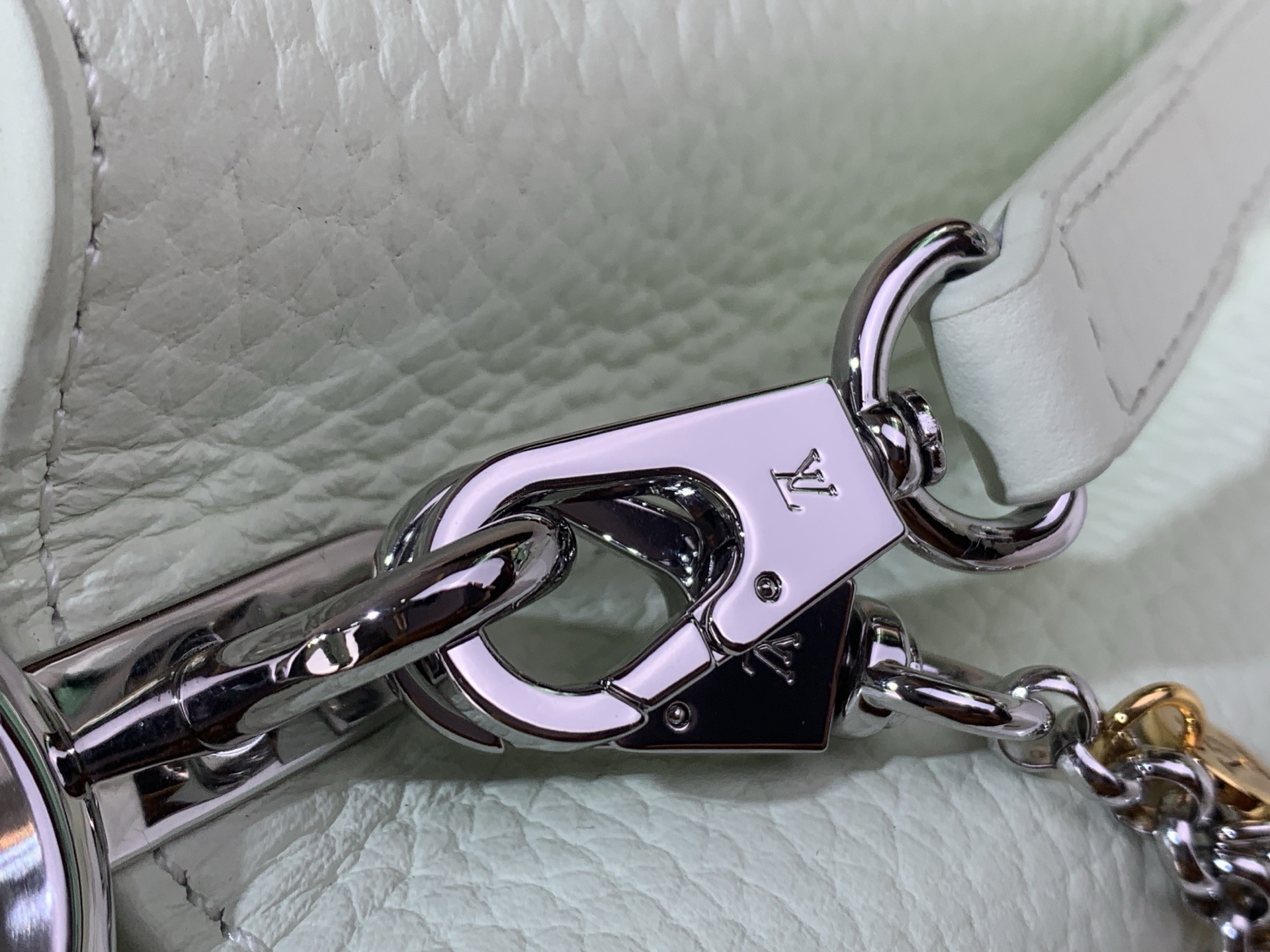 LV Style Beige Leather Top Handle Bag style reference detail image 5 from source 770236