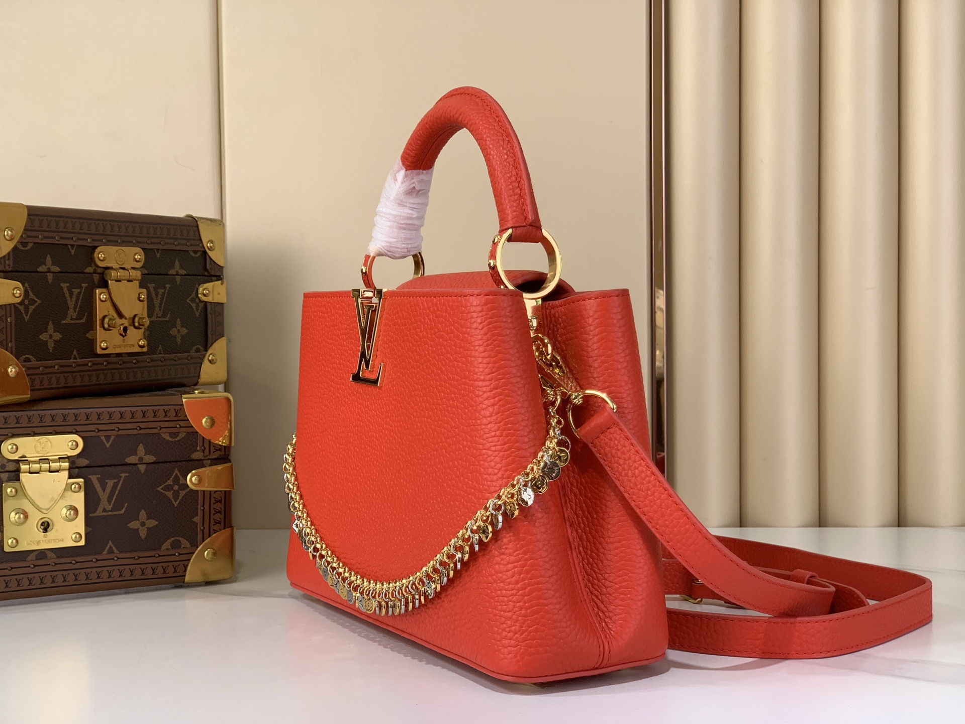 LV Style Beige Leather Top Handle Bag style reference detail image 2 from source 770231