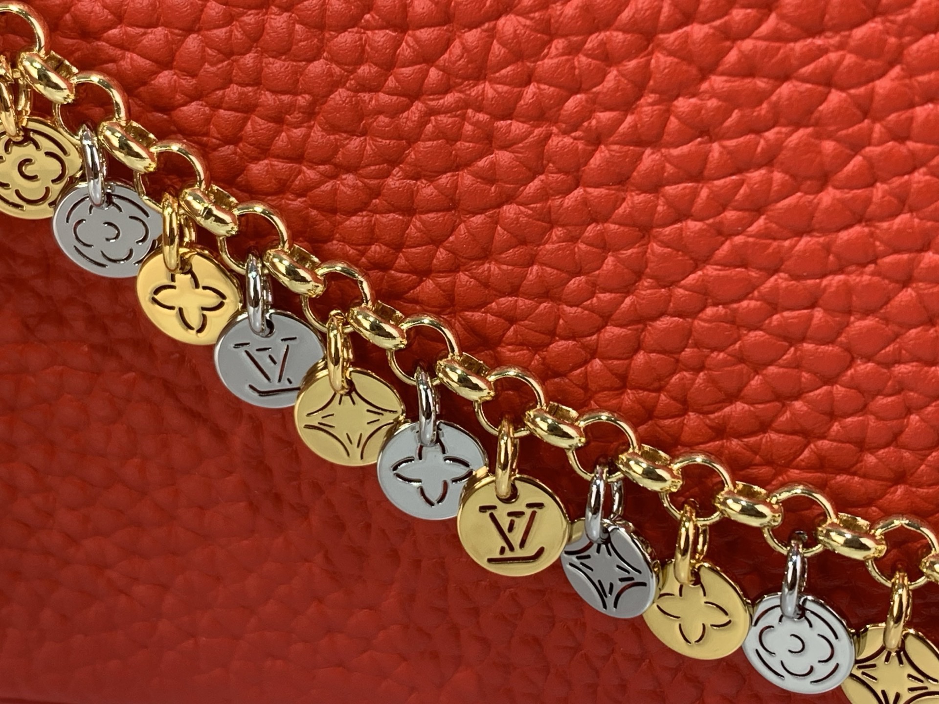 LV Style Beige Leather Top Handle Bag style reference detail image 6 from source 770231