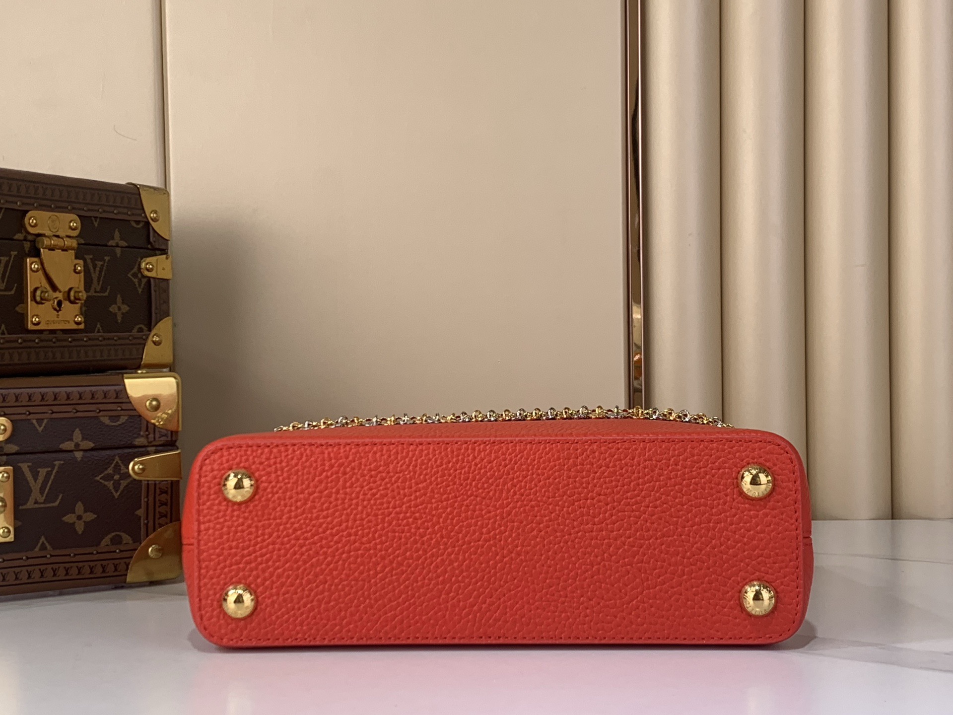 LV Style Beige Leather Top Handle Bag style reference detail image 4 from source 770231
