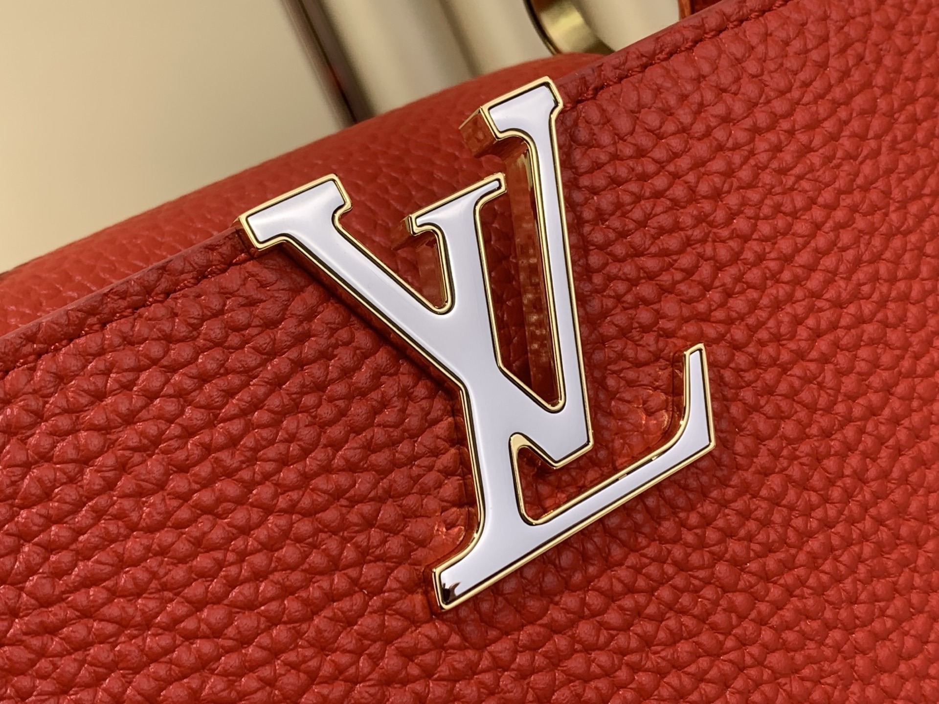 LV Style Beige Leather Top Handle Bag style reference detail image 5 from source 770231