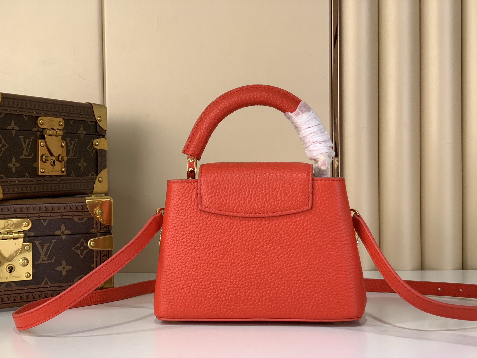 LV Style Red Leather Top Handle Bag style reference detail image 3 from source 770232