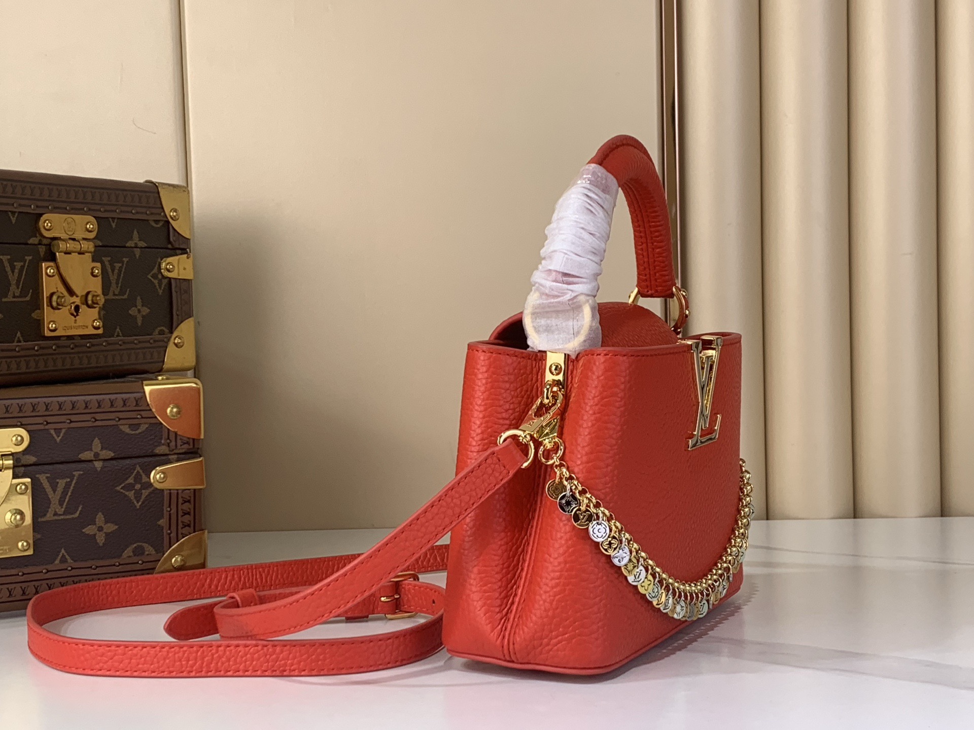 LV Style Red Leather Top Handle Bag style reference detail image 2 from source 770232