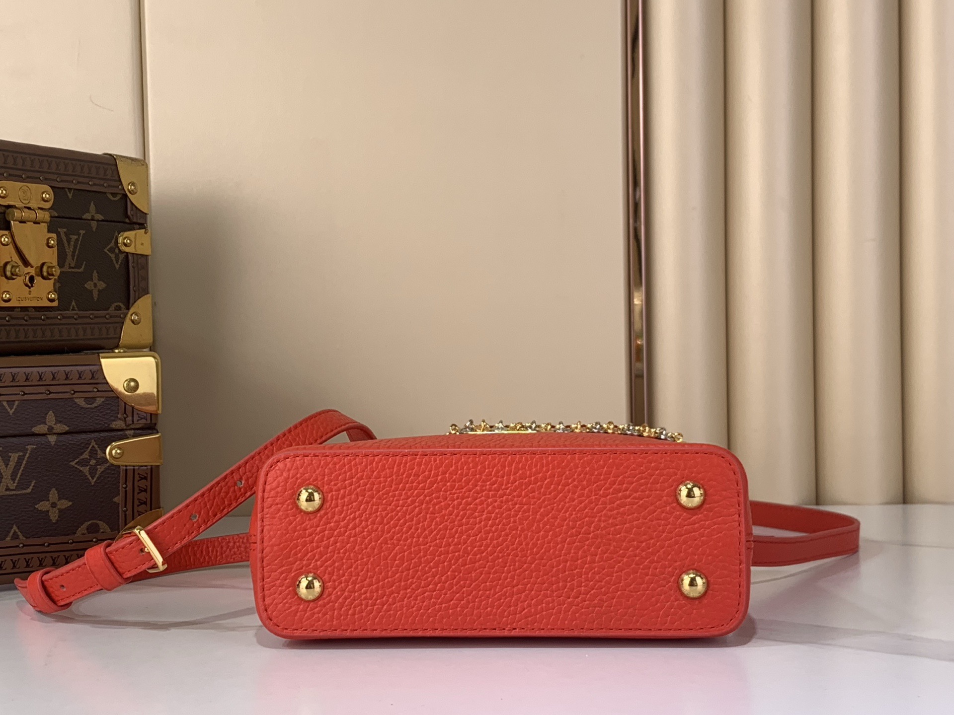LV Style Red Leather Top Handle Bag style reference detail image 4 from source 770232