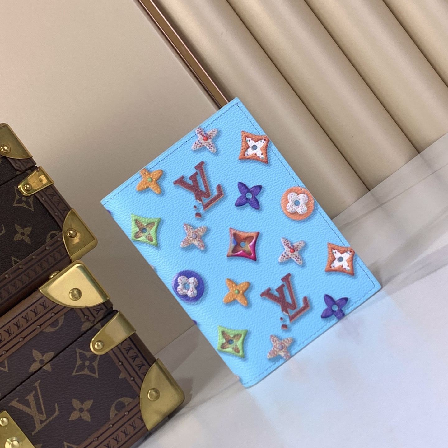 LV Style Beige Leather Wallet Bags detail image 3 from source 770237