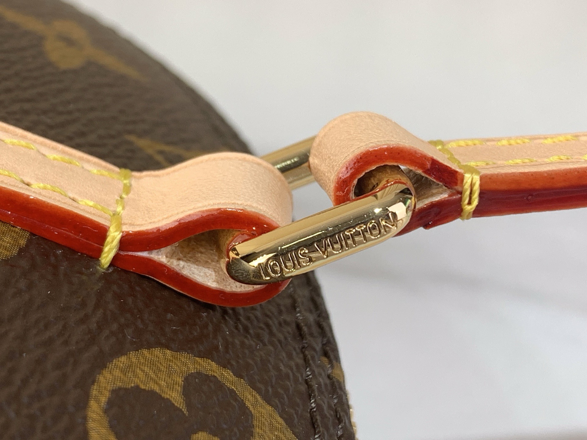 LV Style Beige Leather Top Handle Bag style reference detail image 6 from source 770256